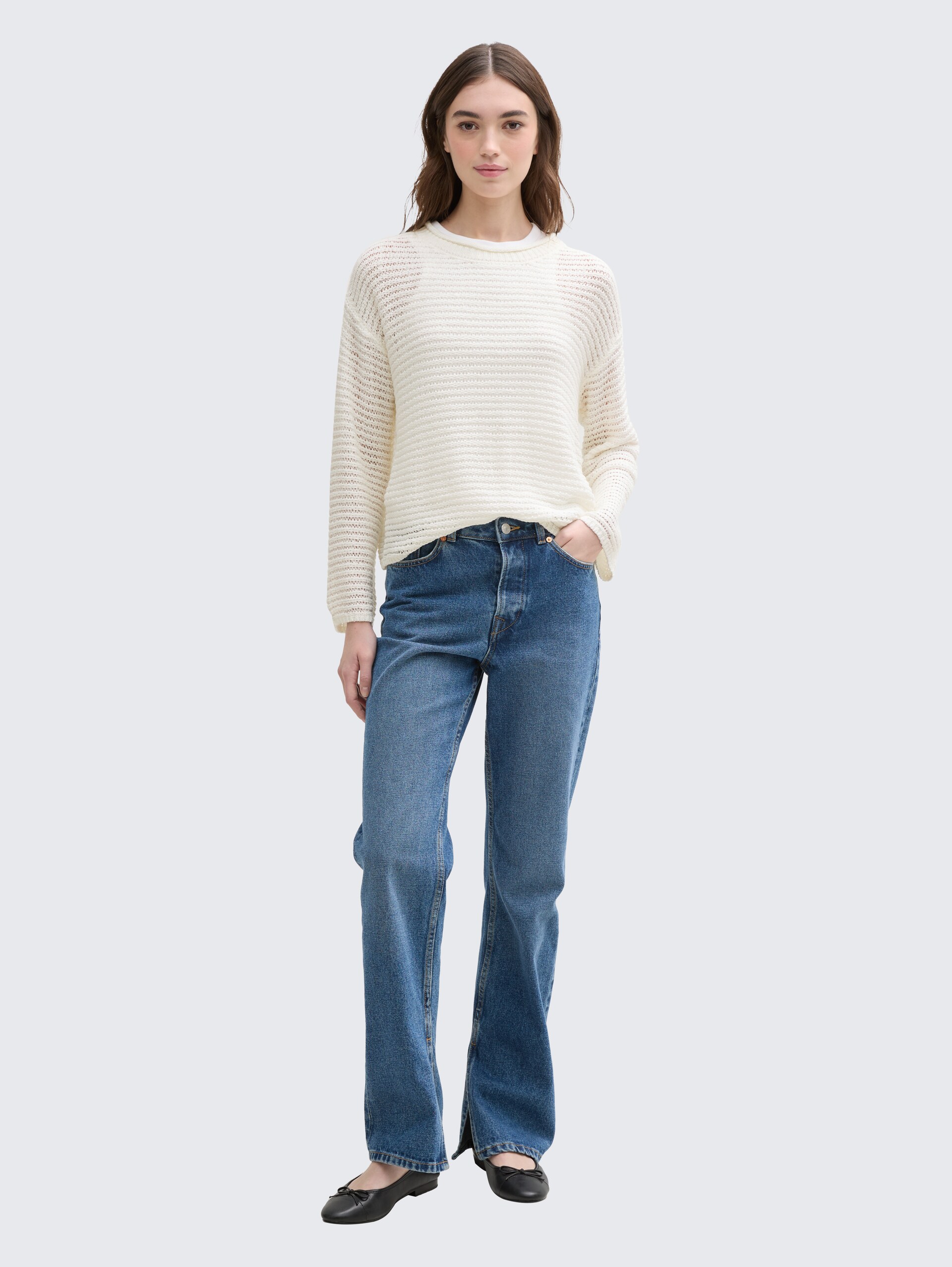 Pullover mit Lochmuster - off white - Model-Vorderansicht