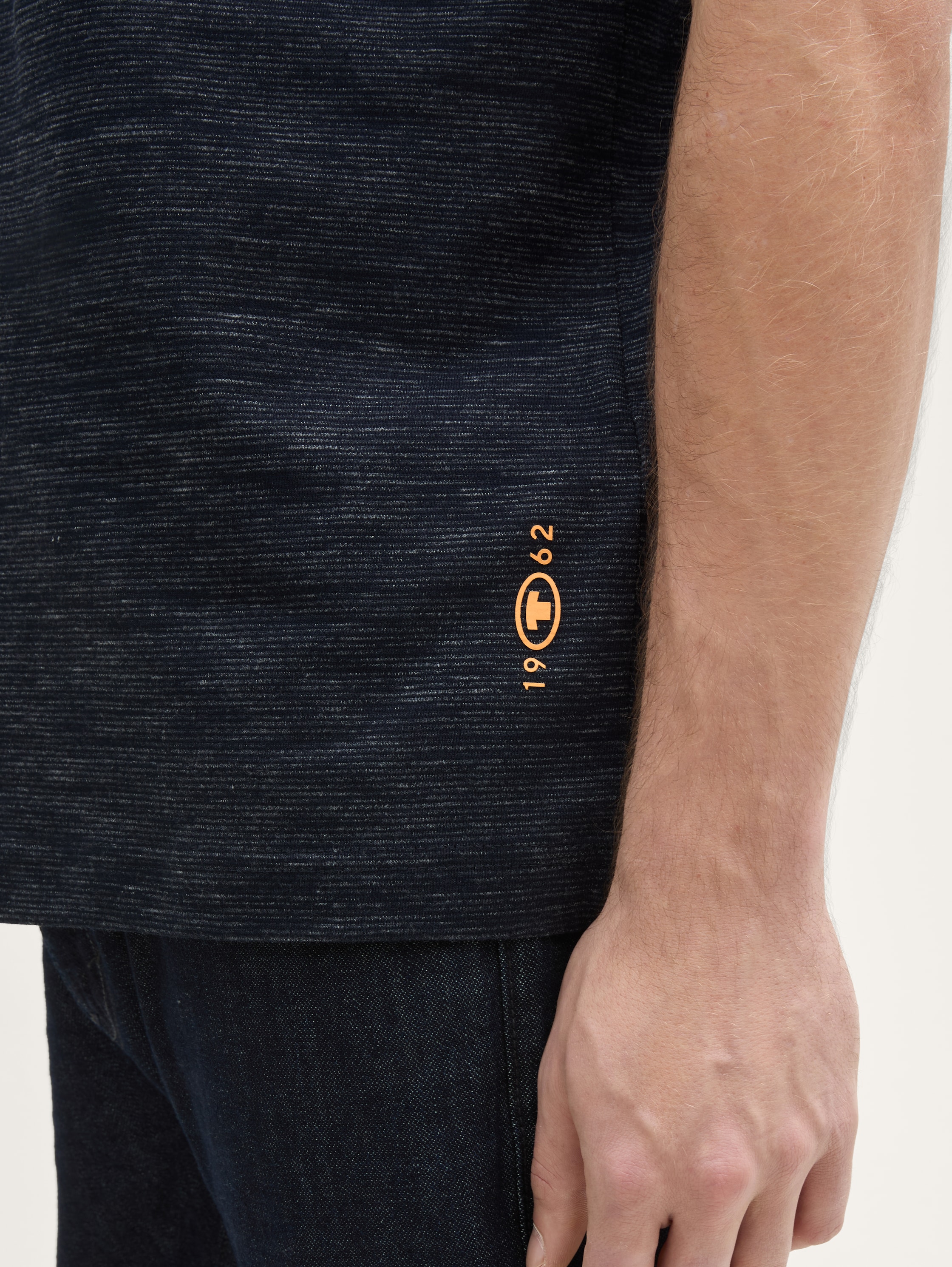 T-Shirt mit Brusttasche - sky_captain_blue_stripy_inject - 