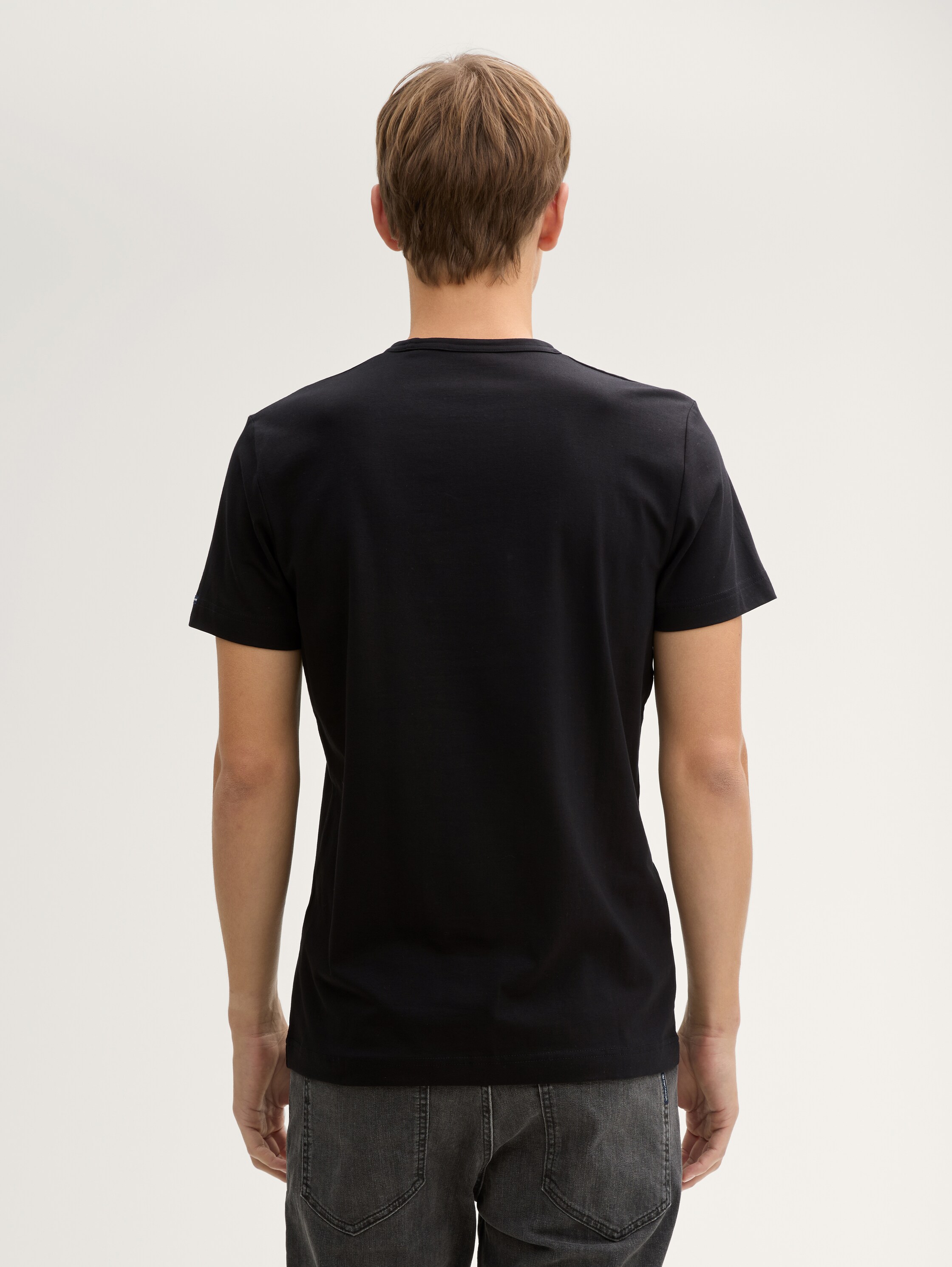 Slim fit T-shirt with stretch - black - 