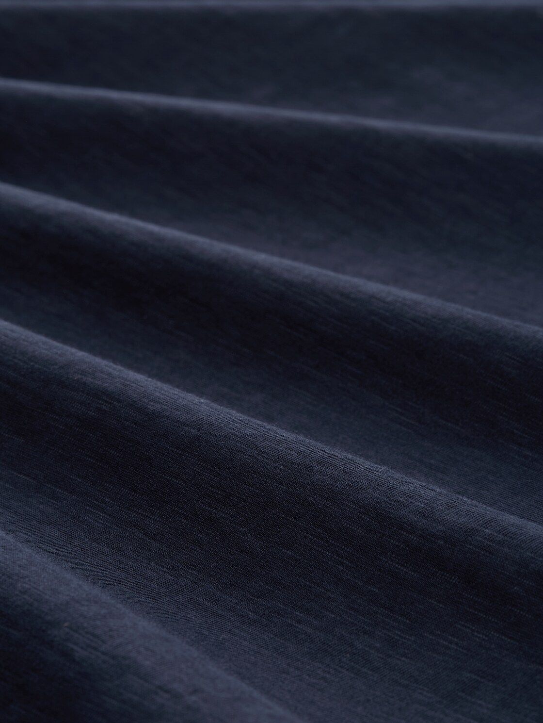 Basic T-Shirt aus Baumwolle - sky captain blue - Material-Ansicht