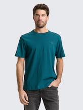 T-shirt basique en coton - Deep Meadow Green - Découpe Vue de face du modèle