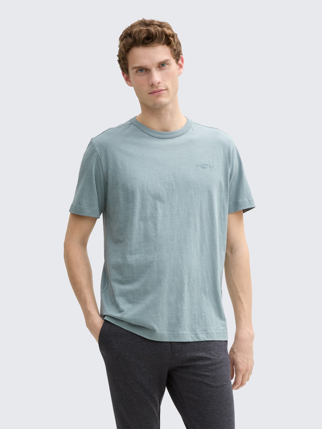 Basic T-Shirt aus Baumwolle - grey mint - Ausschnitt Model-Vorderansicht