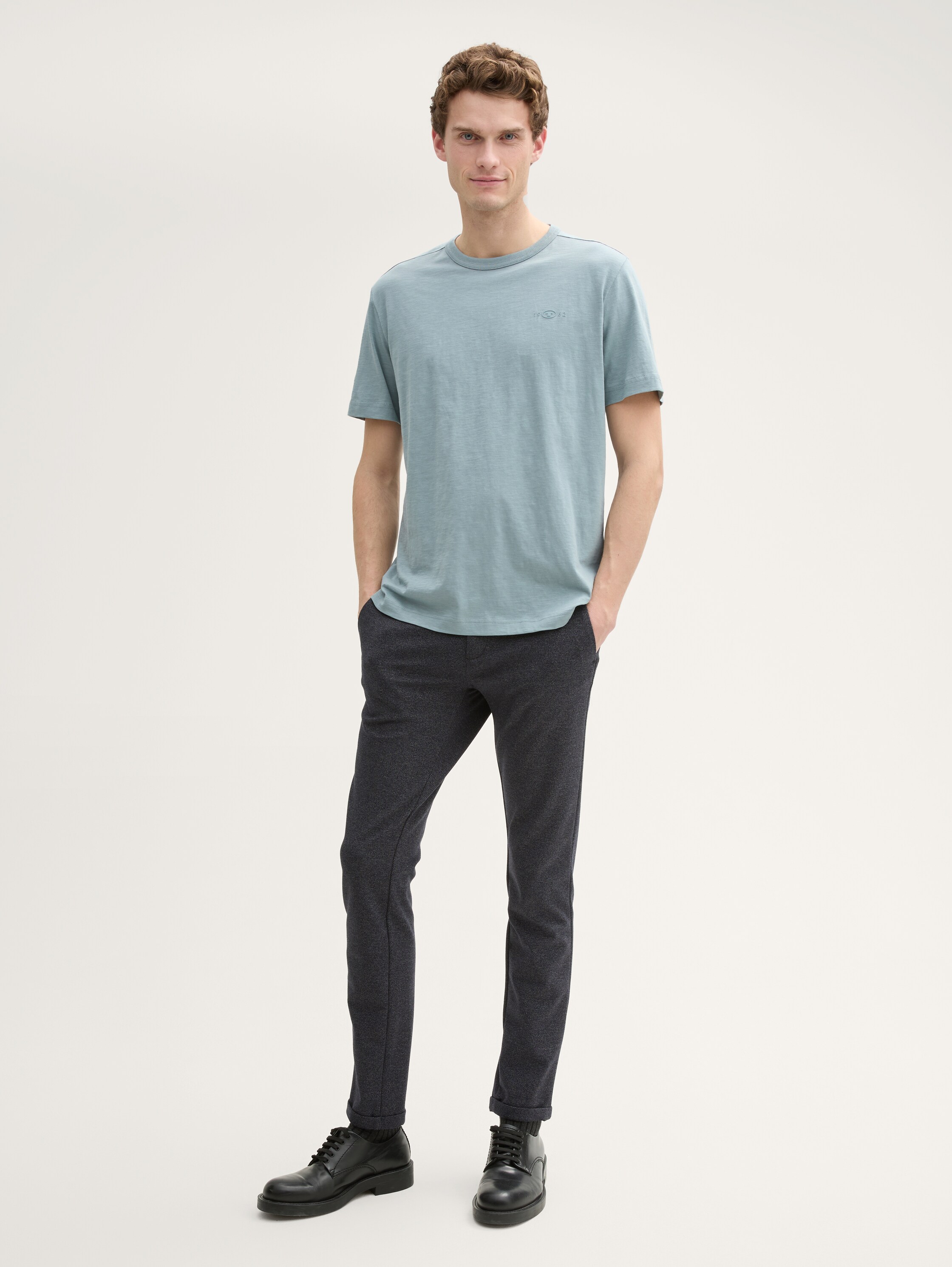 Basic T-Shirt aus Baumwolle - 0