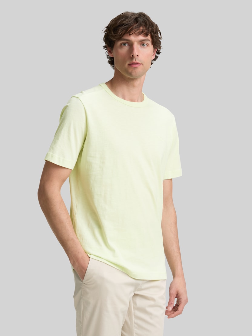 Basic T-shirt van katoen door Men, lime cream green
