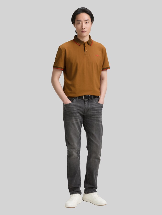 Piqué Poloshirt mit Stretch von Men, deep cognac