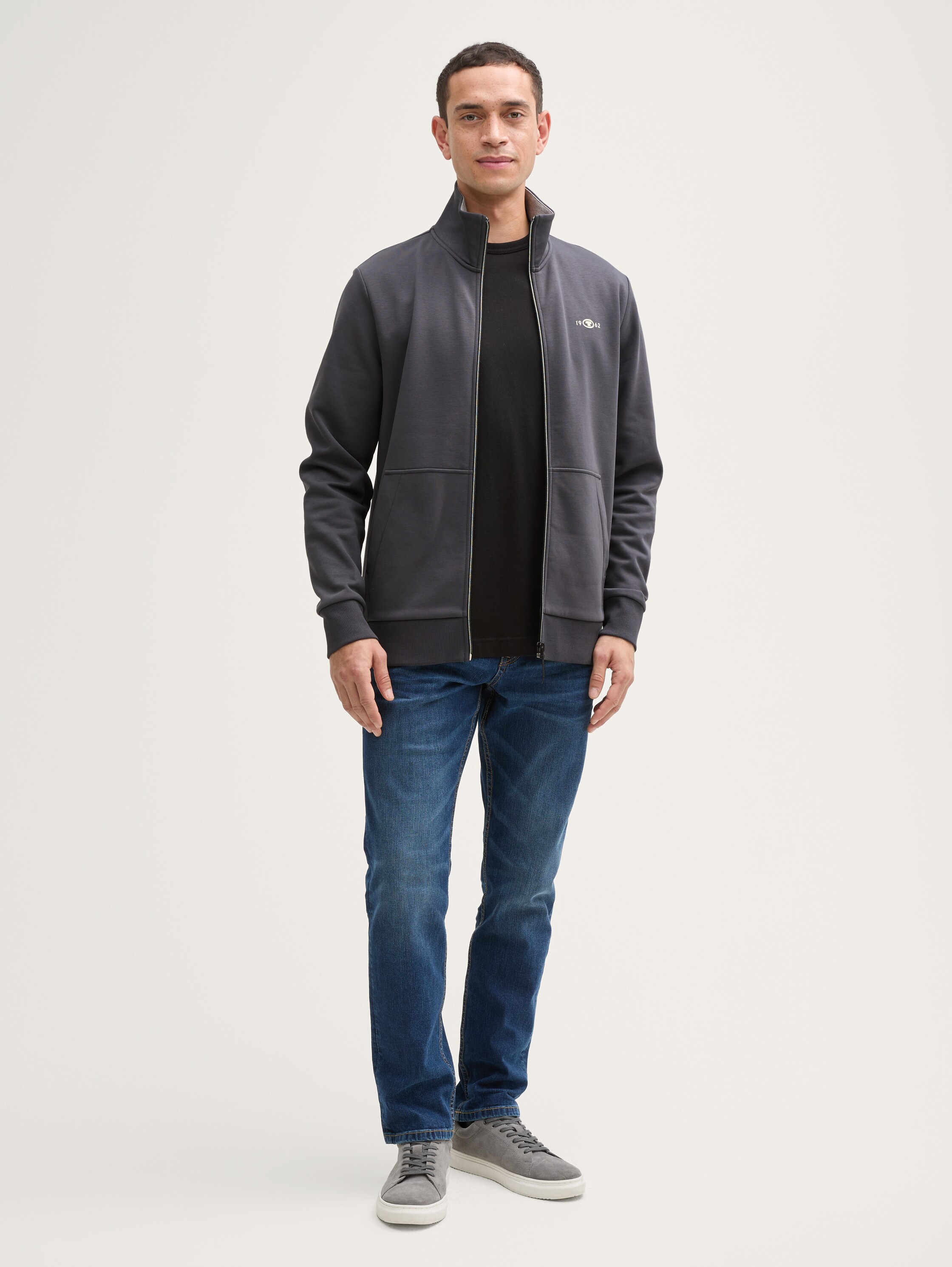 Sweatjacke mit Stehkragen - 1