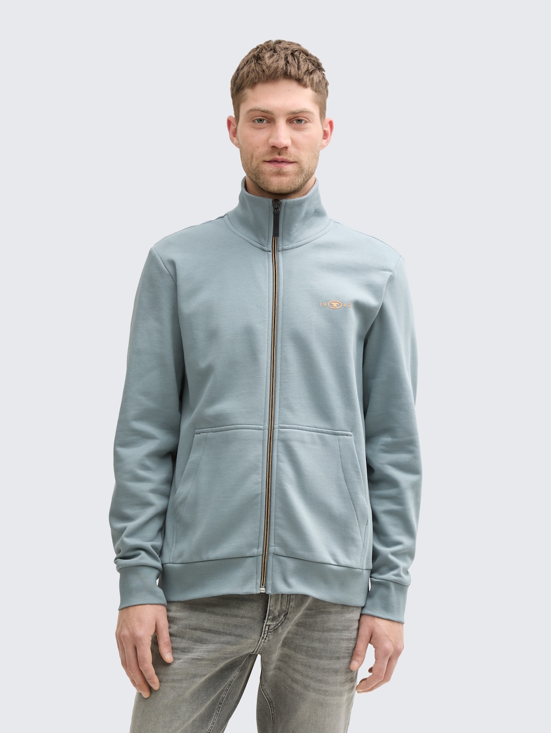 Sweatjacke mit Stehkragen - grey mint - Ausschnitt Model-Vorderansicht