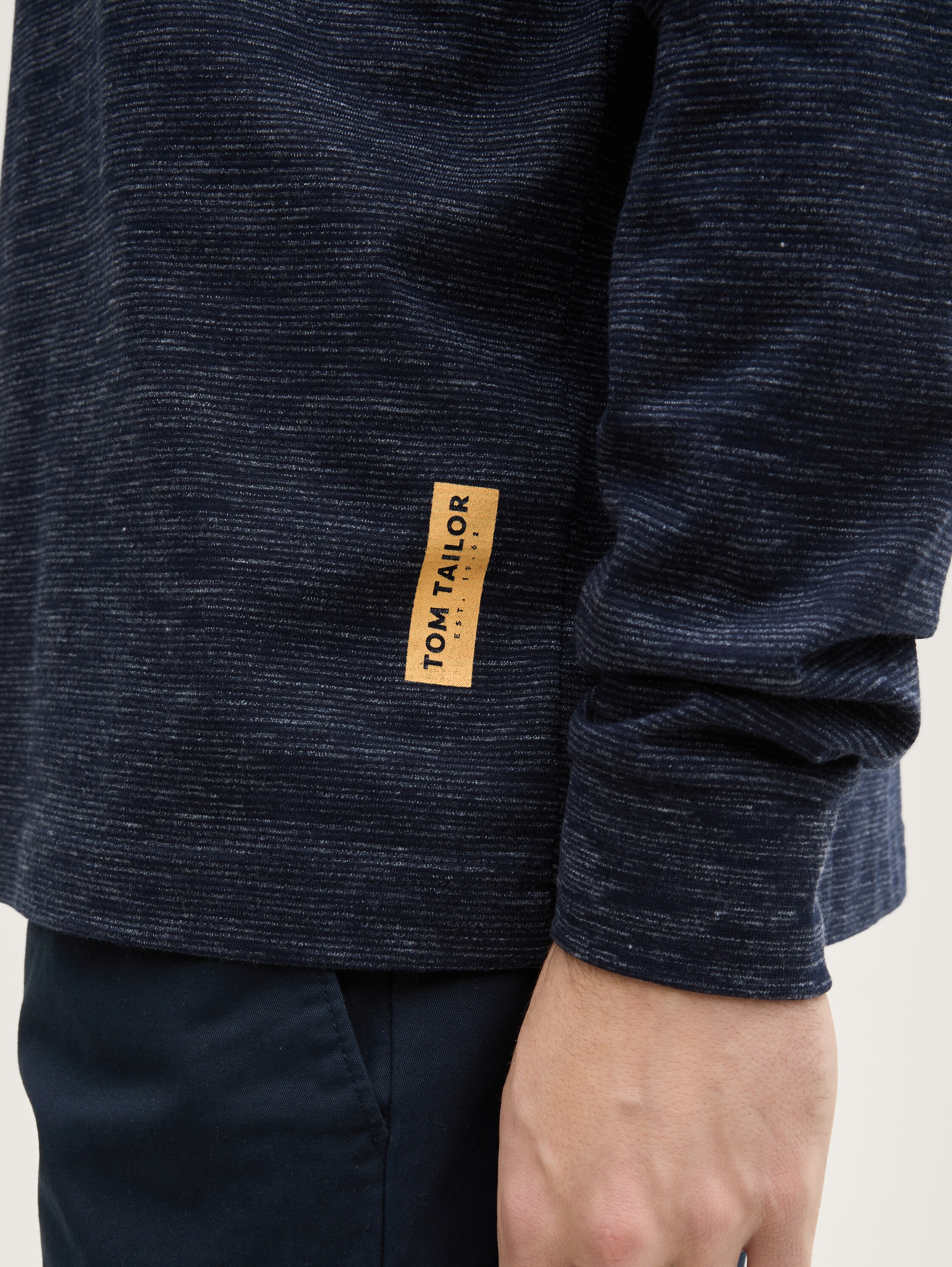 T-shirt à manches longues Snood avec poche poitrine - sky captain blue stripy inject - Vue détaillée du modèle