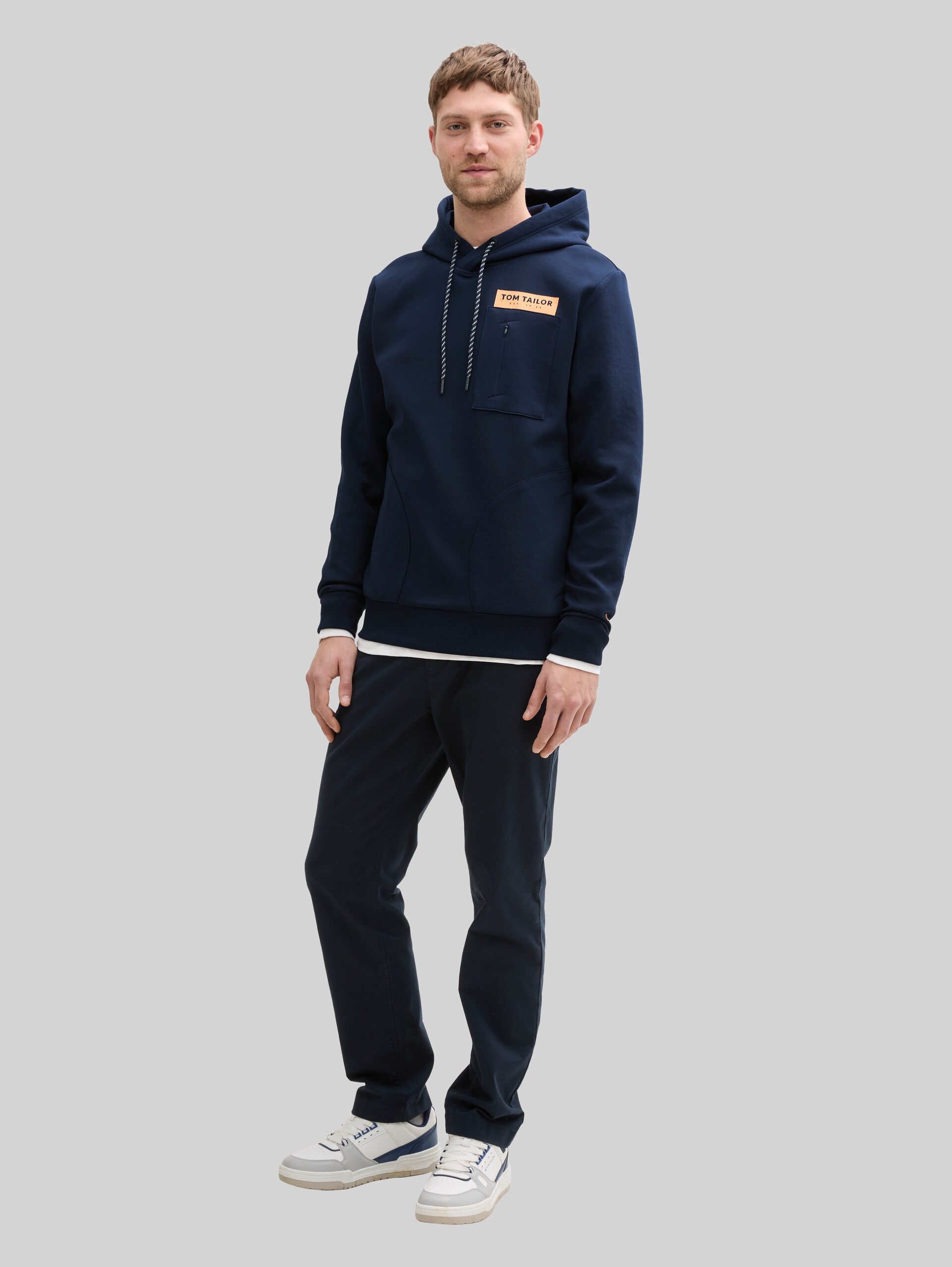Hoodie sweatshirt with pockets - sky captain blue - Model front view