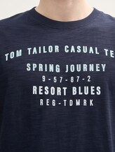 T-Shirt aus Baumwolle mit Print - sky captain blue - Detail-Model-Ansicht