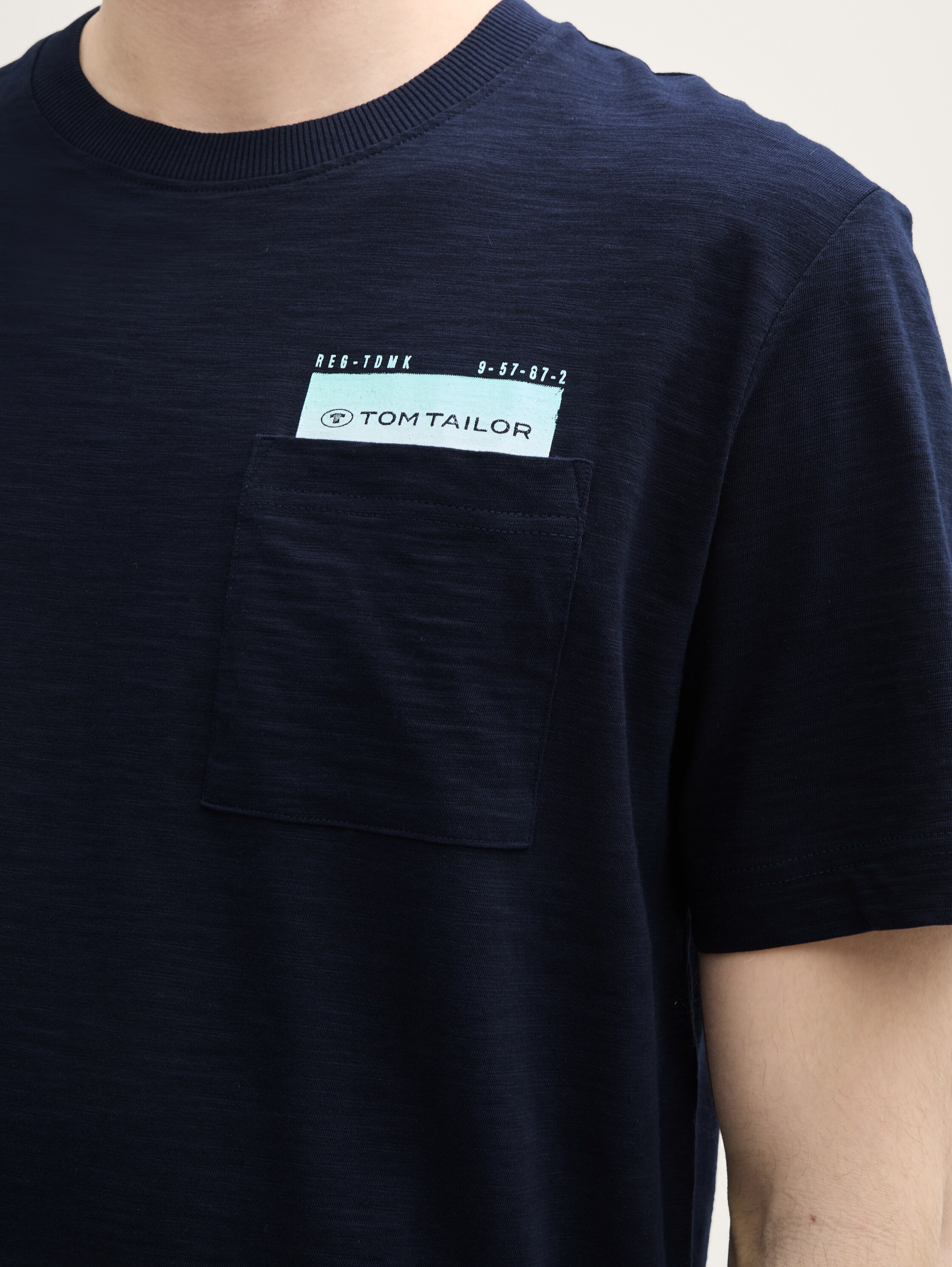 T-shirt avec poche poitrine - 4