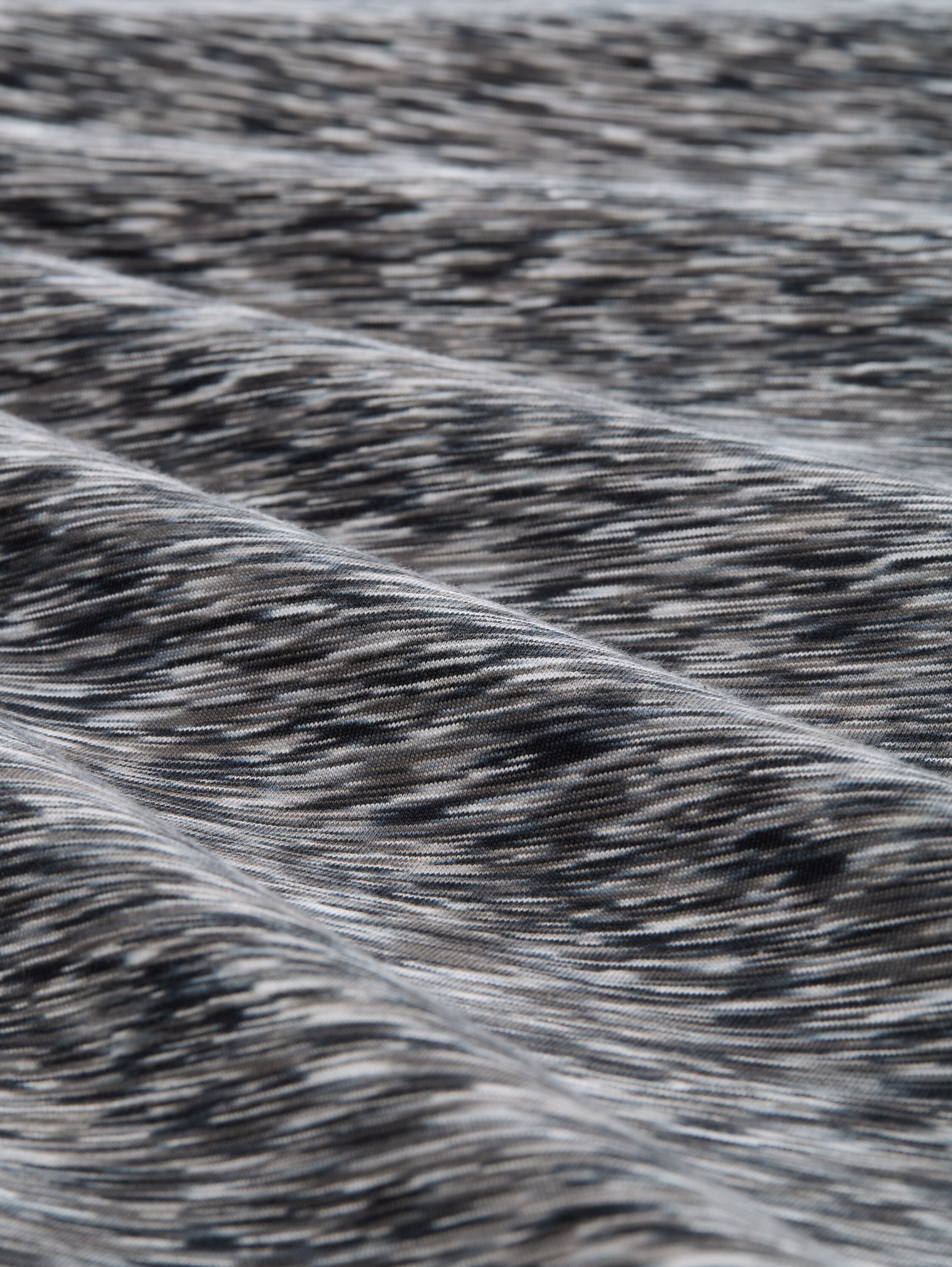 T-Shirt in Melange-Optik - tarmac_grey_tonal_spacedye - 