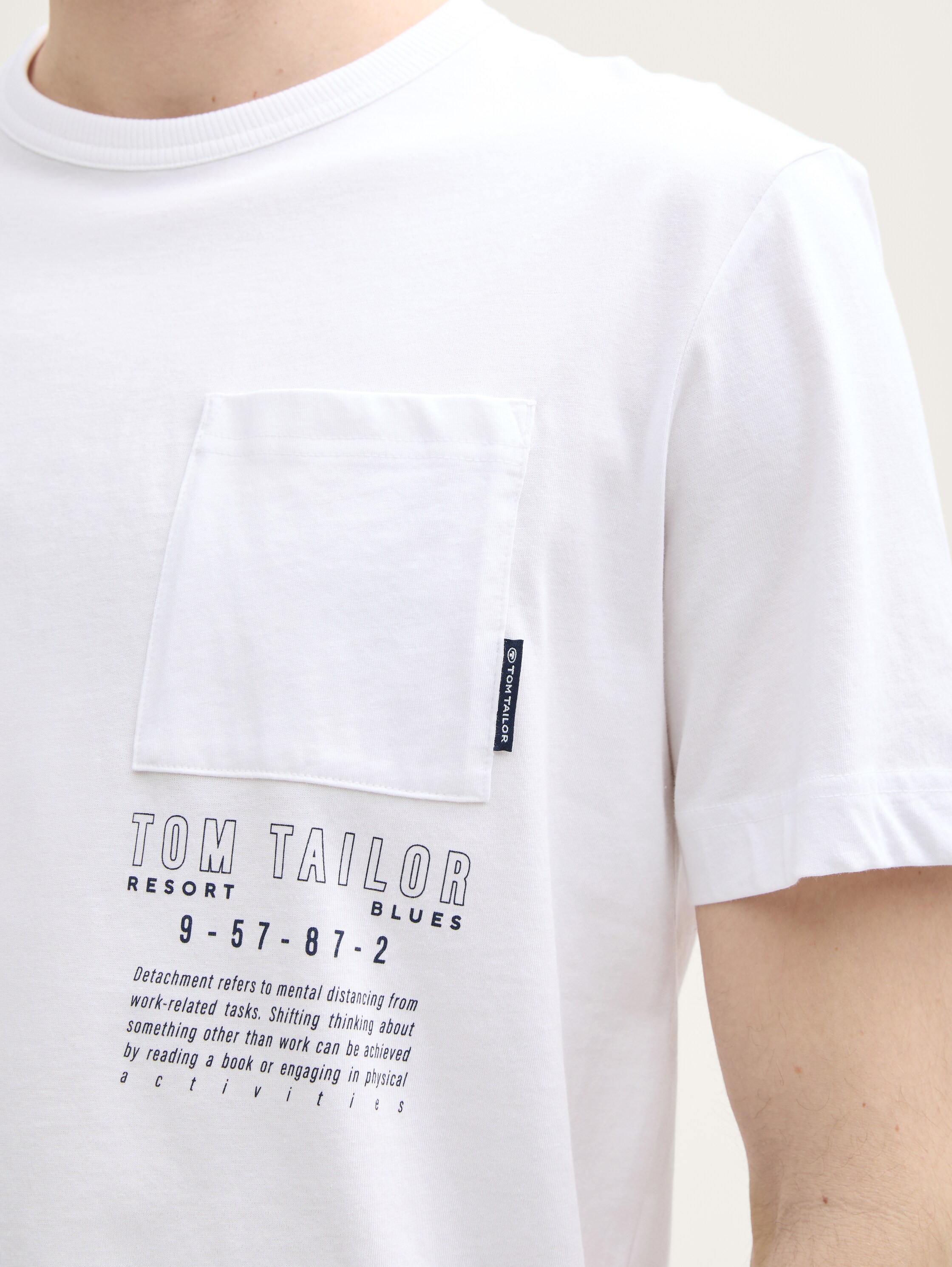 T-Shirt mit Brusttasche - white - 