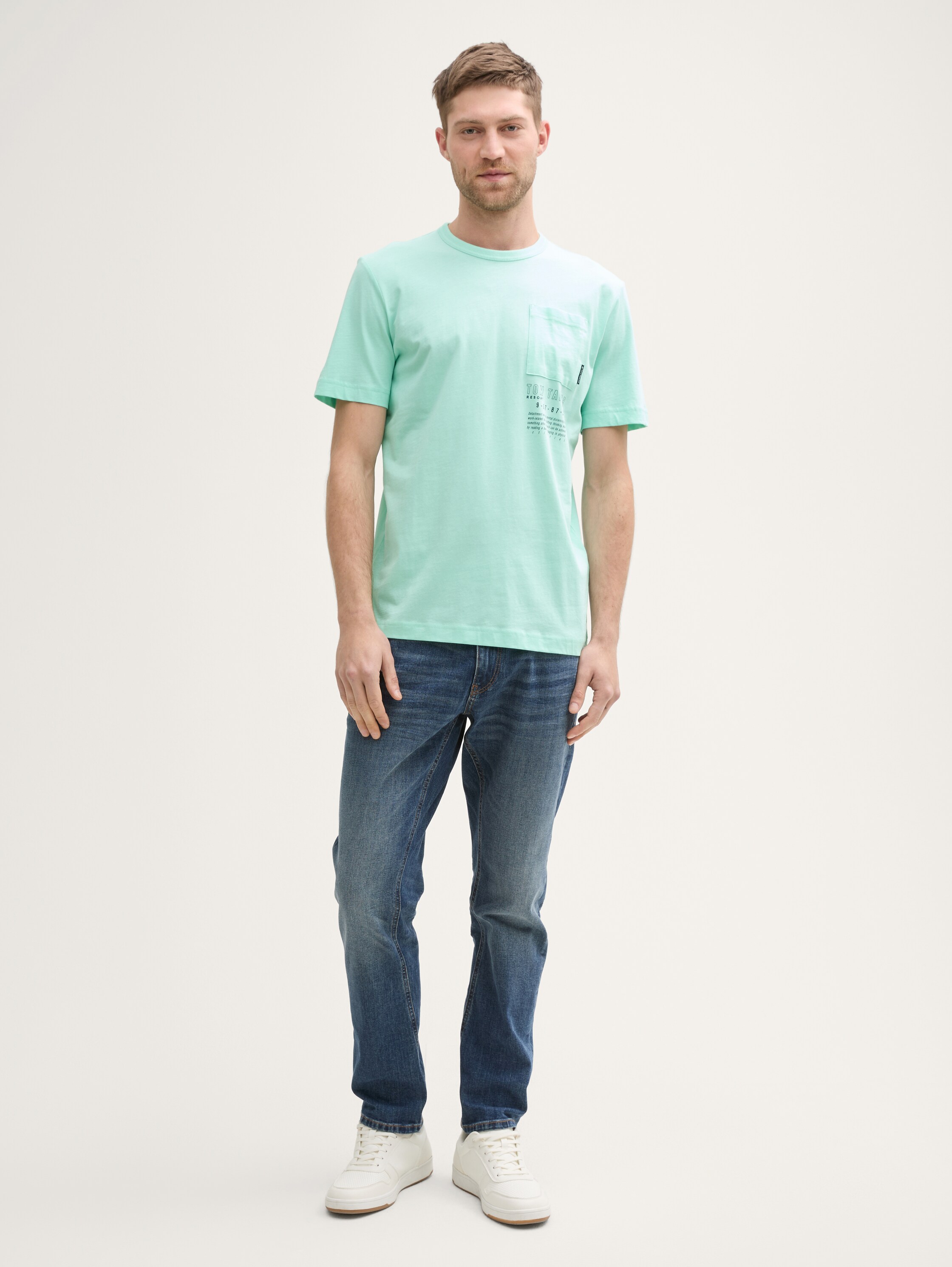 T-Shirt mit Brusttasche - bright_mint_green - 