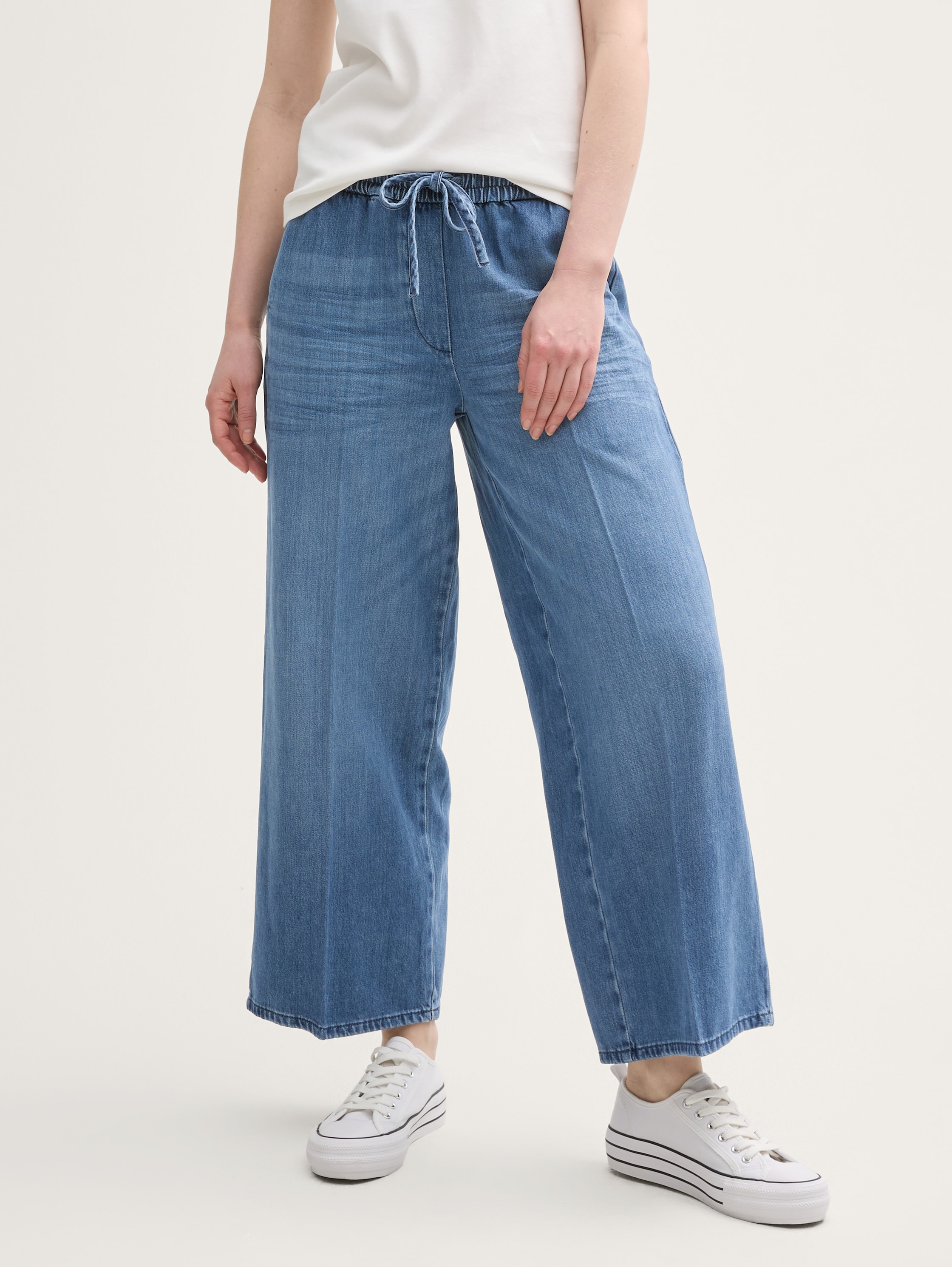 High Waist Culotte Jeans - blau - Ausschnitt Model-Vorderansicht