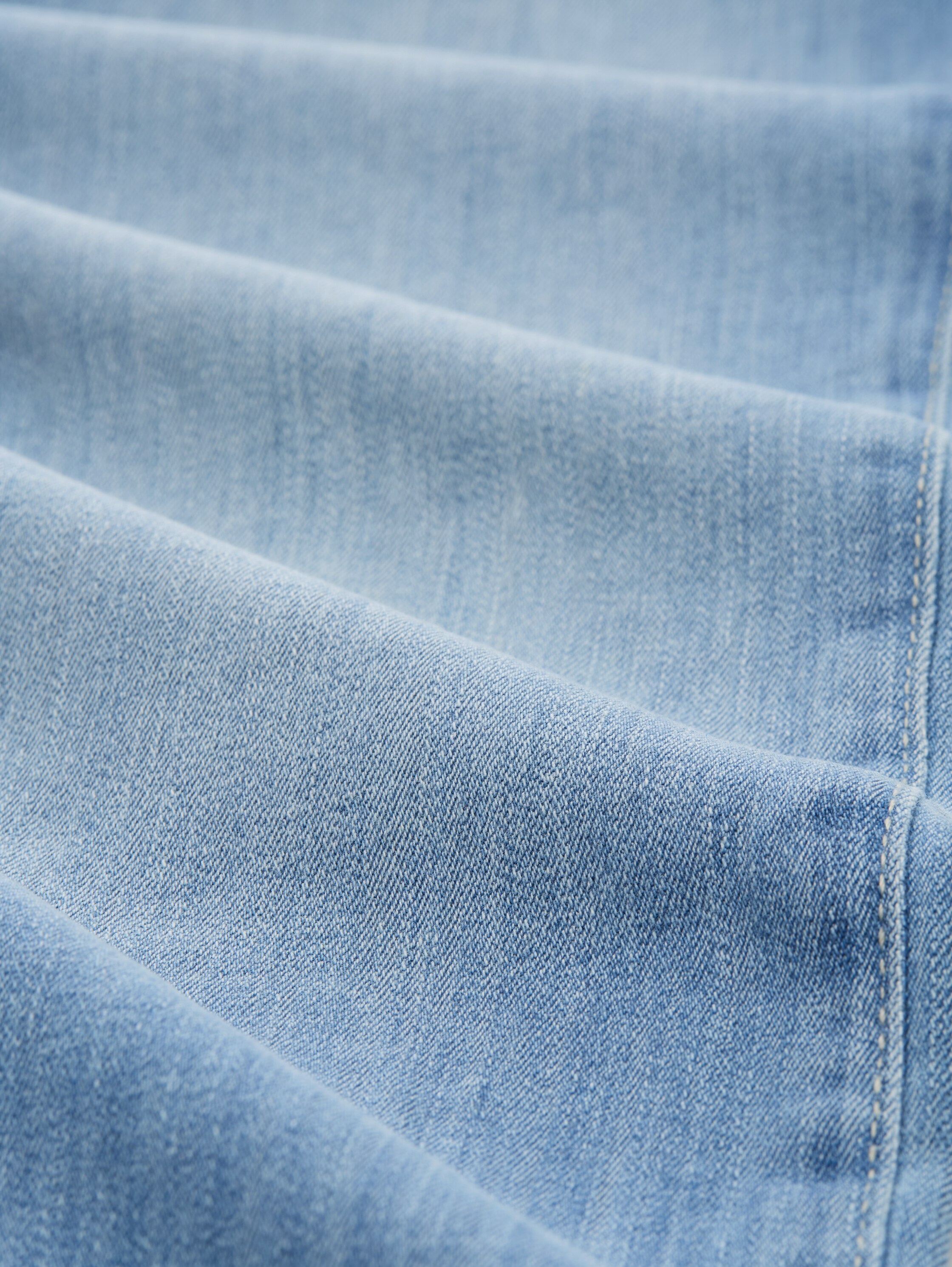 Tapered jeans - clean_bleached_blue_denim - 
