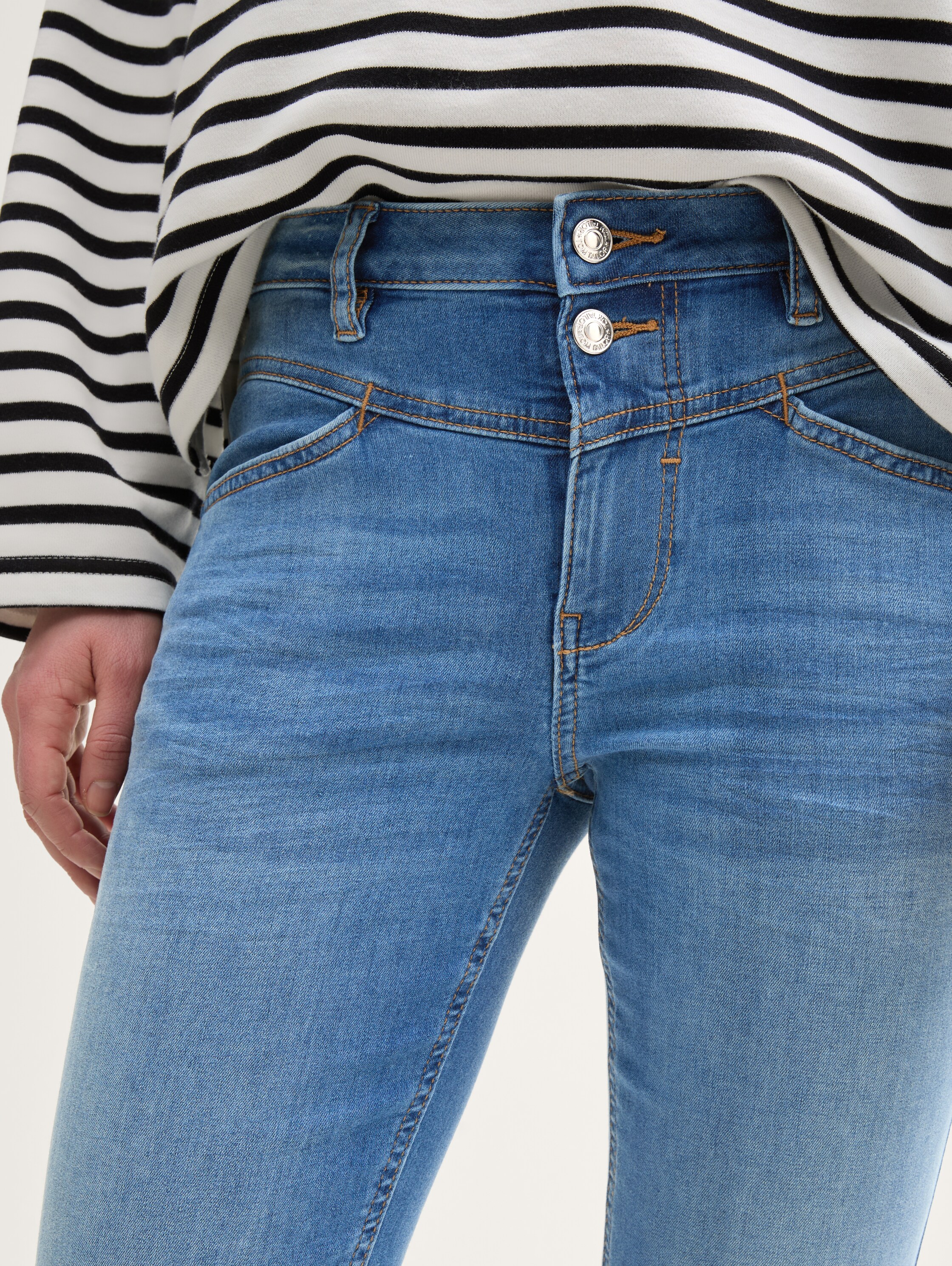 TTKATE Slim Capri Jeans - light_stone_wash_denim - 