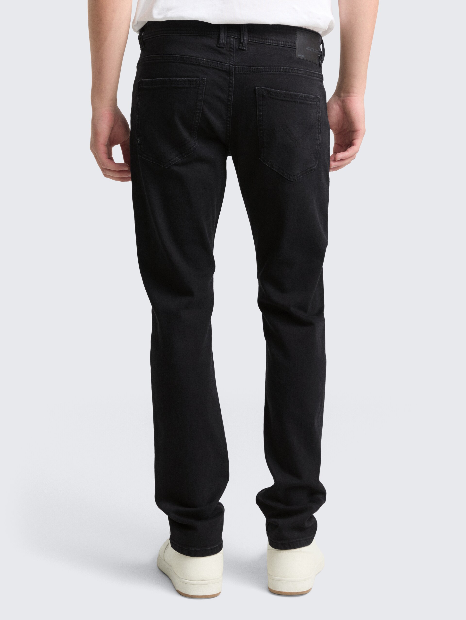 TTPIERS SLIM Jeans - dark stone black black denim - Auschnitt Model-Rückansicht
