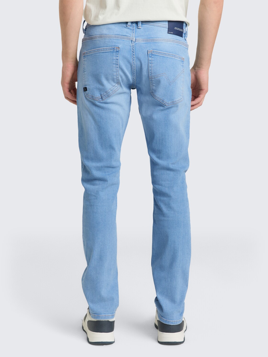 TTAEDAN STRAIGHT Jeans - light stone bright blue denim - Auschnitt Model-Rückansicht