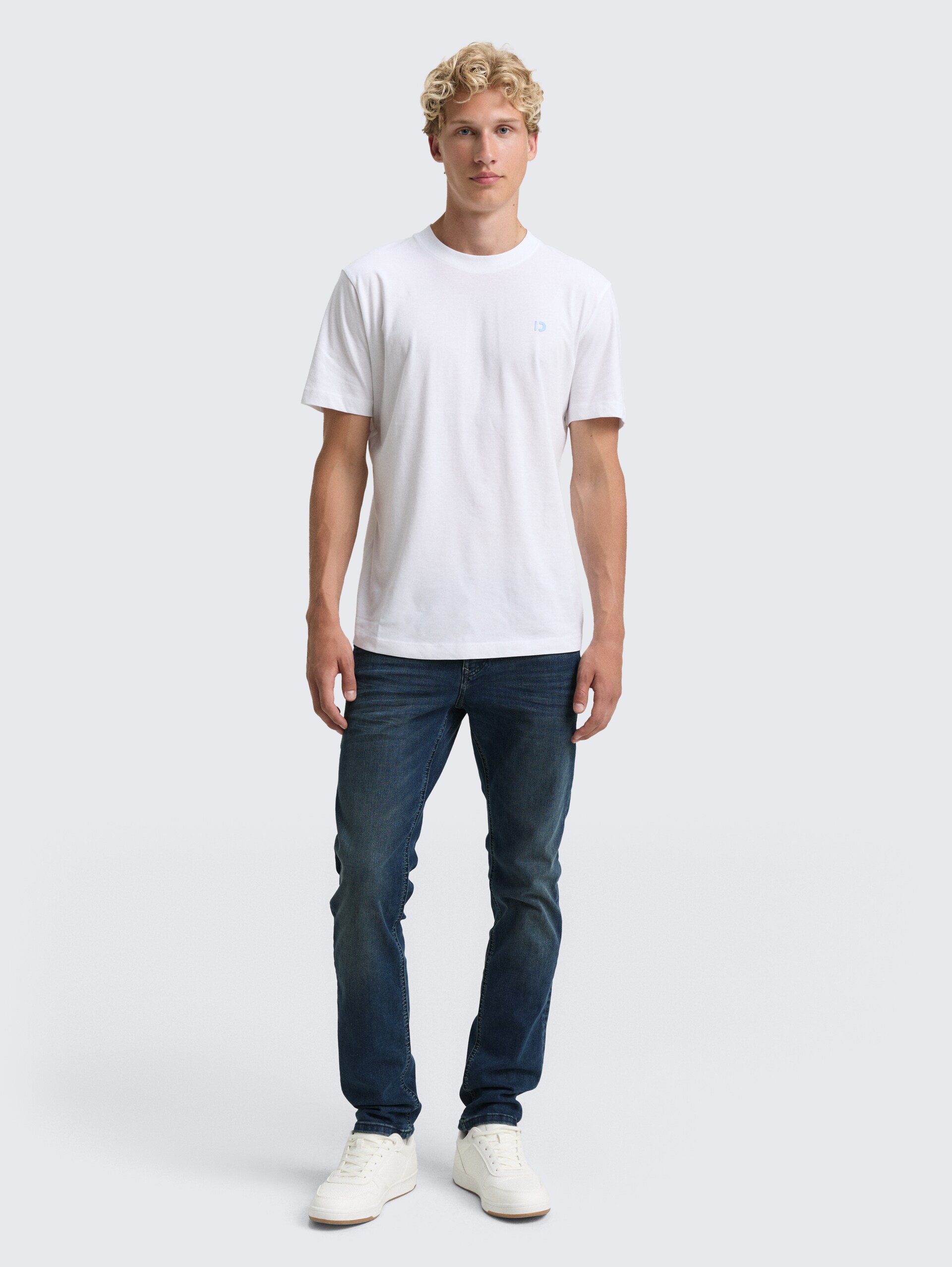 TTAEDAN STRAIGHT Jeans mit Stretch - dark stone blue black denim - Model-Vorderansicht
