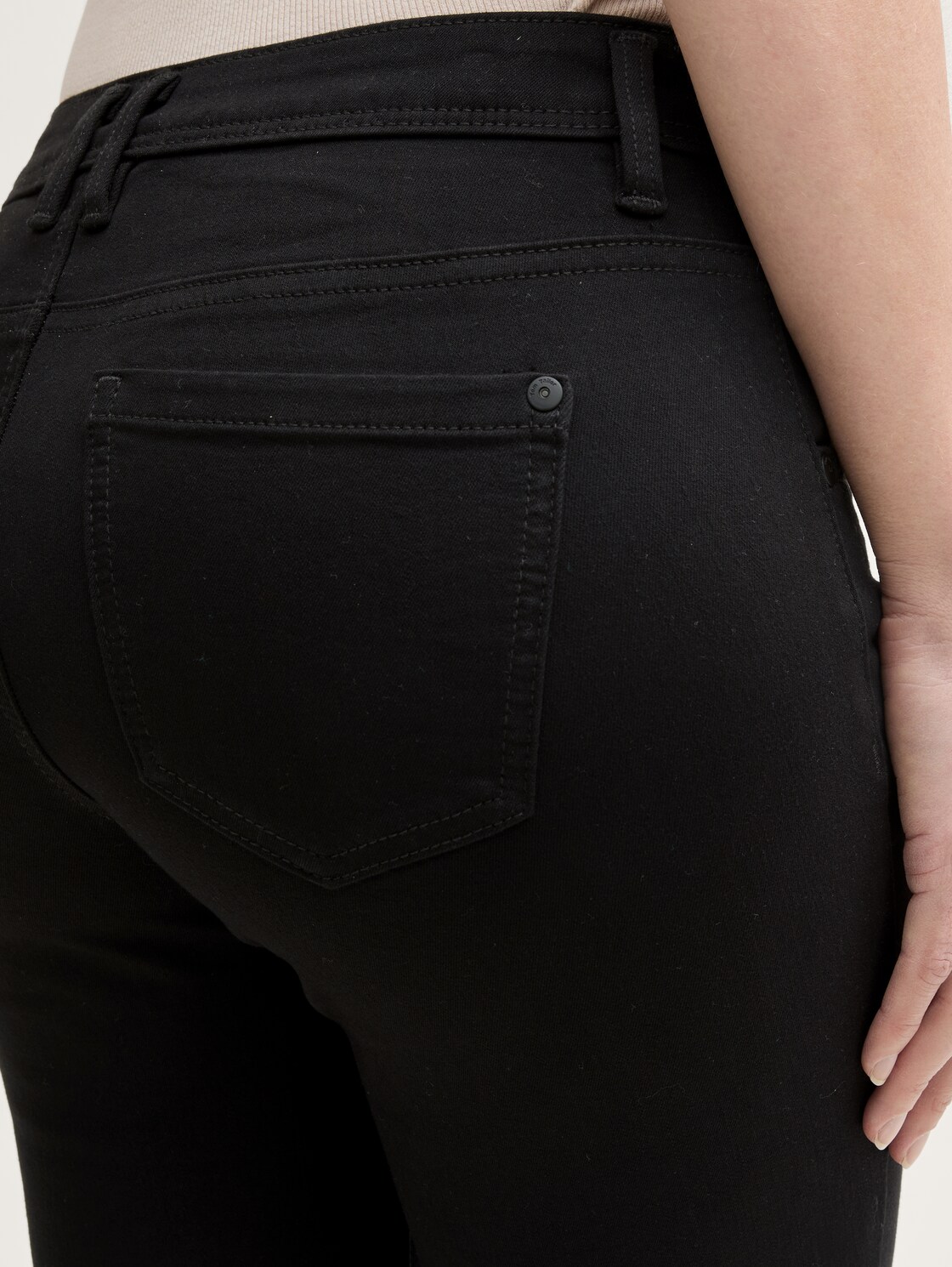 TTALEXA STRAIGHT Jeans - black denim - Detail-Model-Ansicht