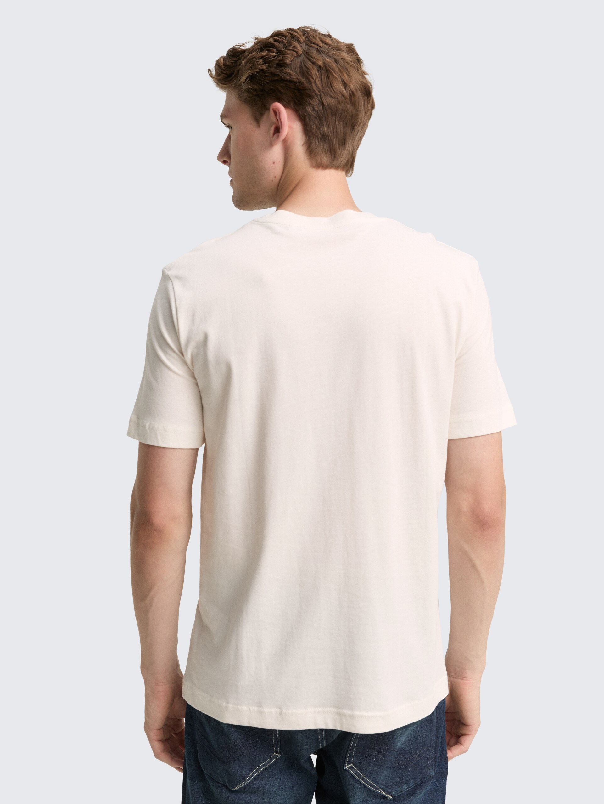 T-Shirt aus Baumwolle mit Logo-Print - Gardenia White - Auschnitt Model-Rückansicht