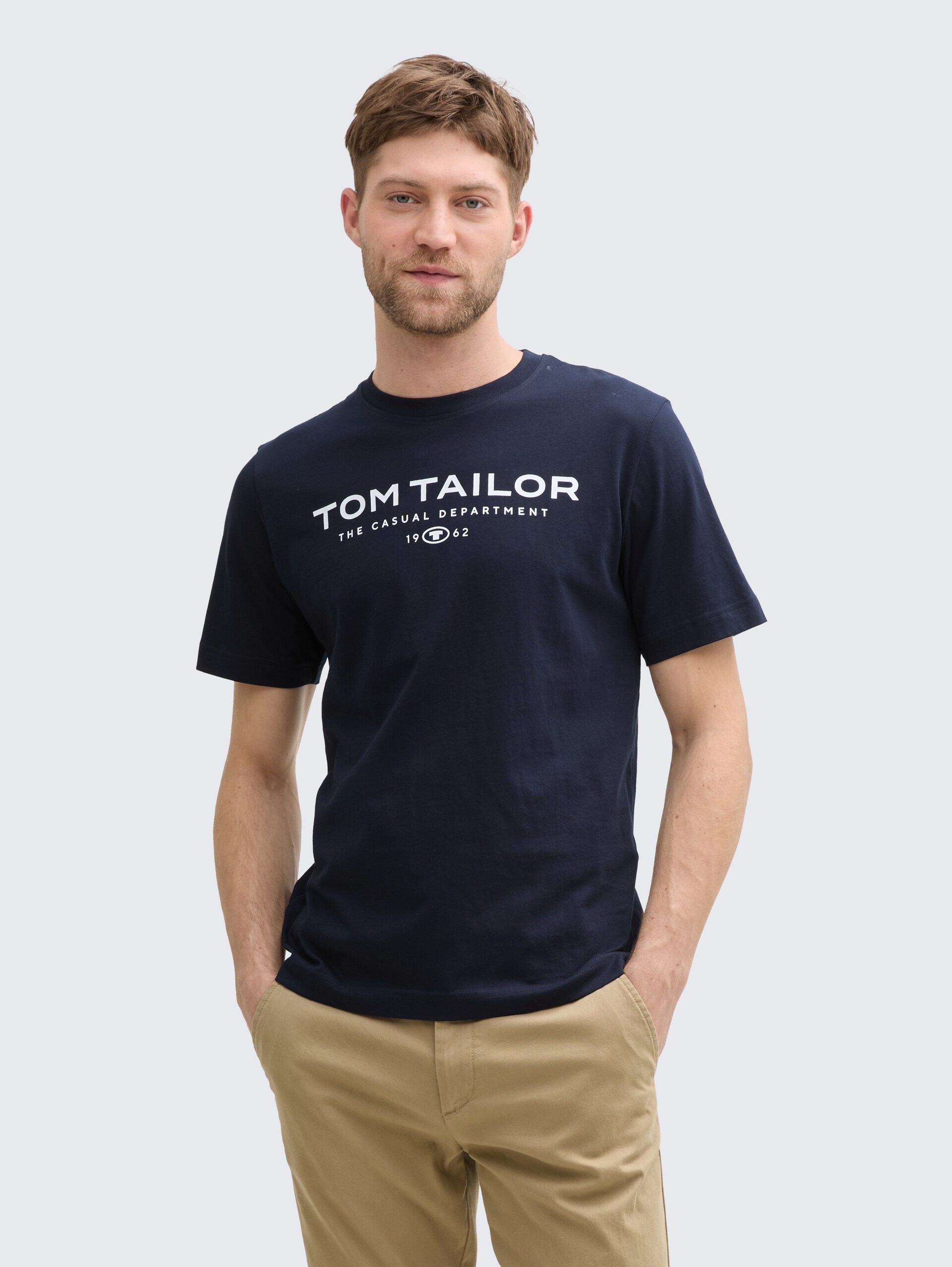 T-Shirt aus Baumwolle mit Logo-Print - sky captain blue - Ausschnitt Model-Vorderansicht