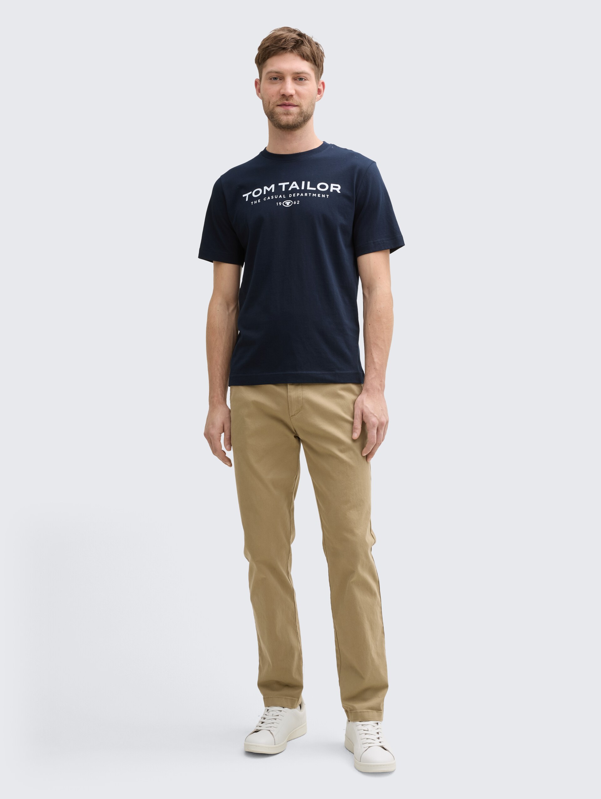 T-Shirt aus Baumwolle mit Logo-Print - sky captain blue - Model-Vorderansicht