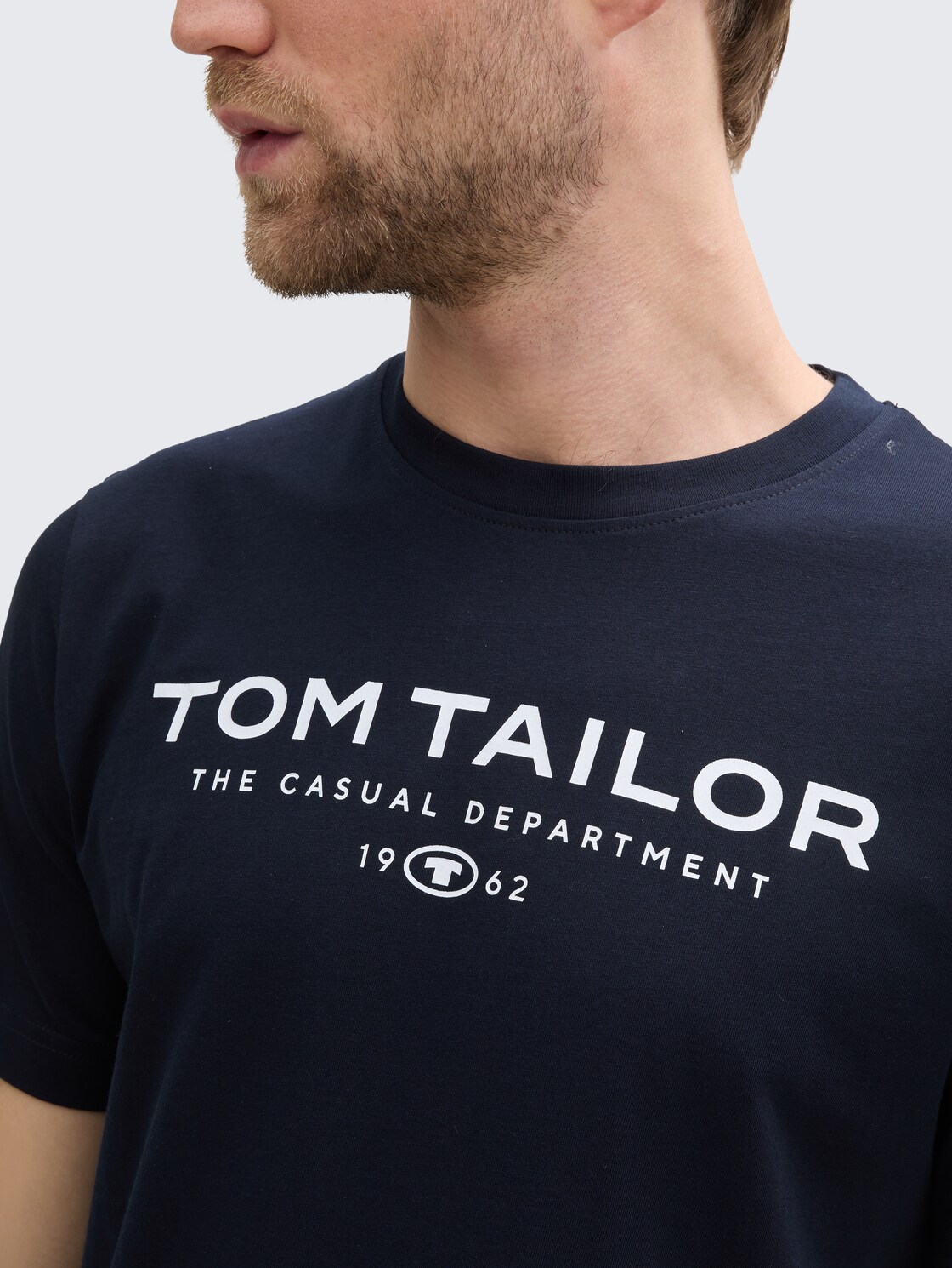 T-Shirt aus Baumwolle mit Logo-Print - sky captain blue - Detail-Model-Ansicht