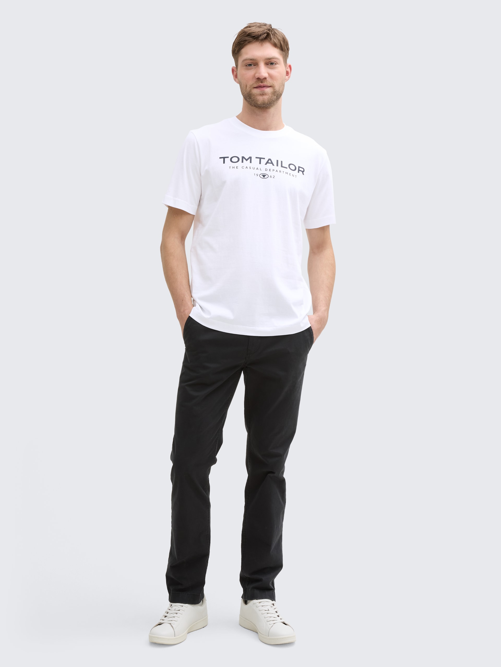 T-Shirt aus Baumwolle mit Logo-Print - White - Model-Vorderansicht