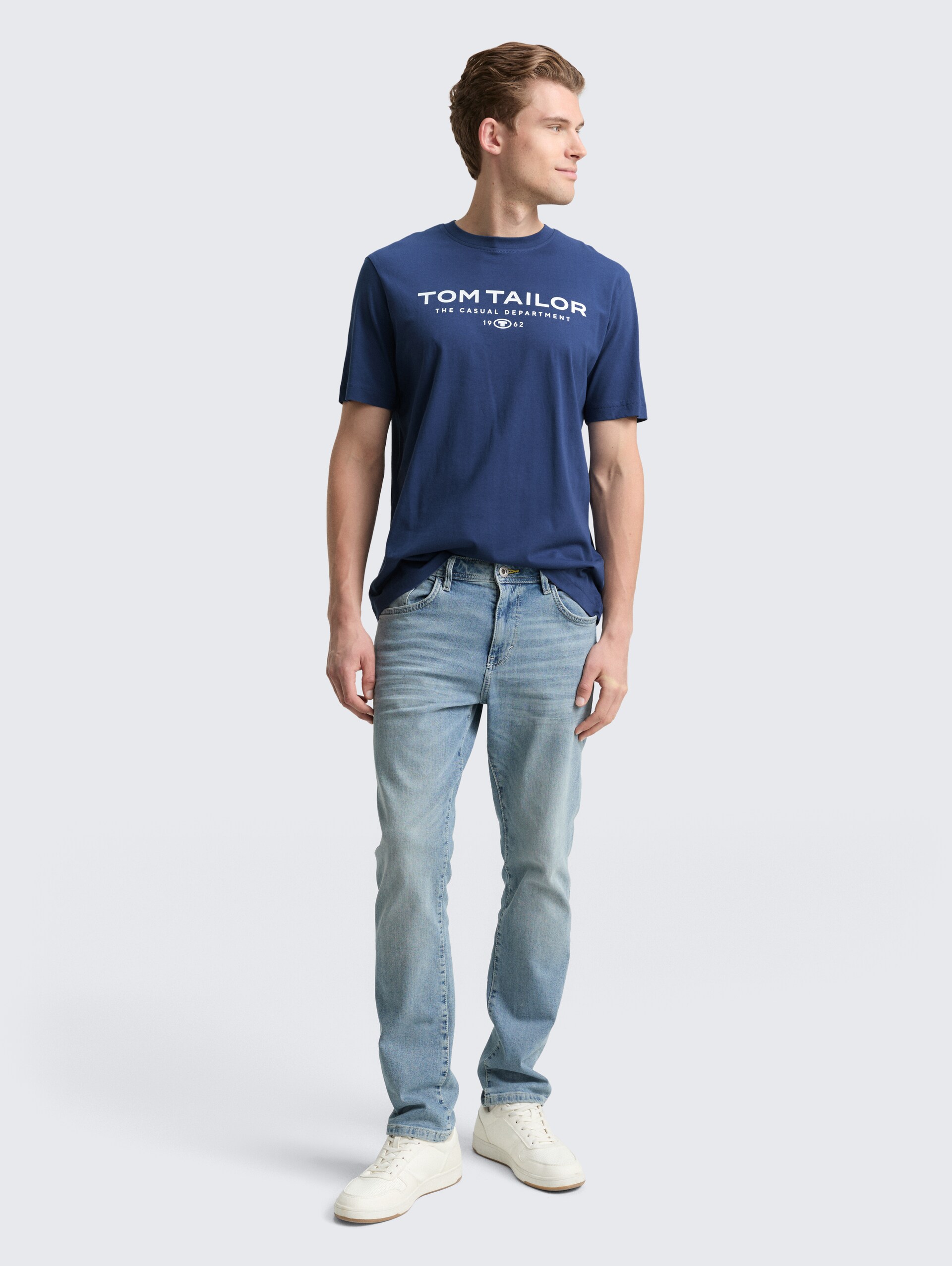 T-Shirt aus Baumwolle mit Logo-Print - ocean blue - Model-Vorderansicht