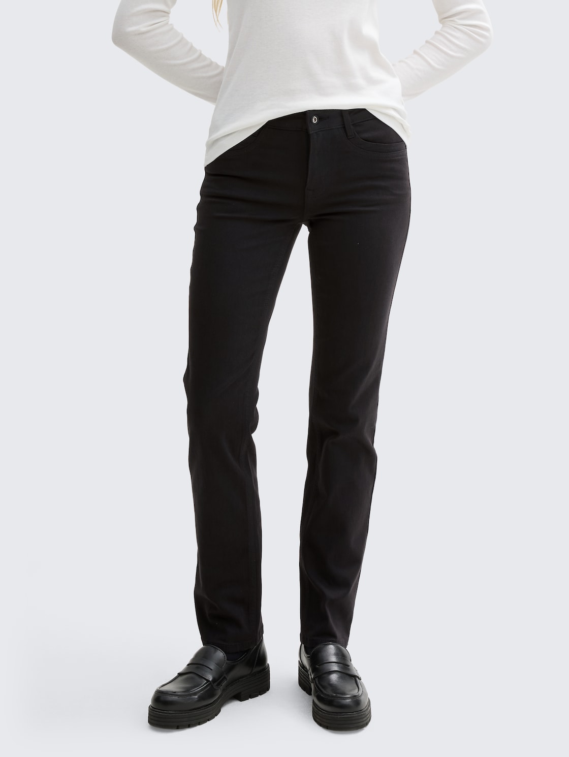 TTALEXA STRAIGHT Jeans - black denim - Ausschnitt Model-Vorderansicht