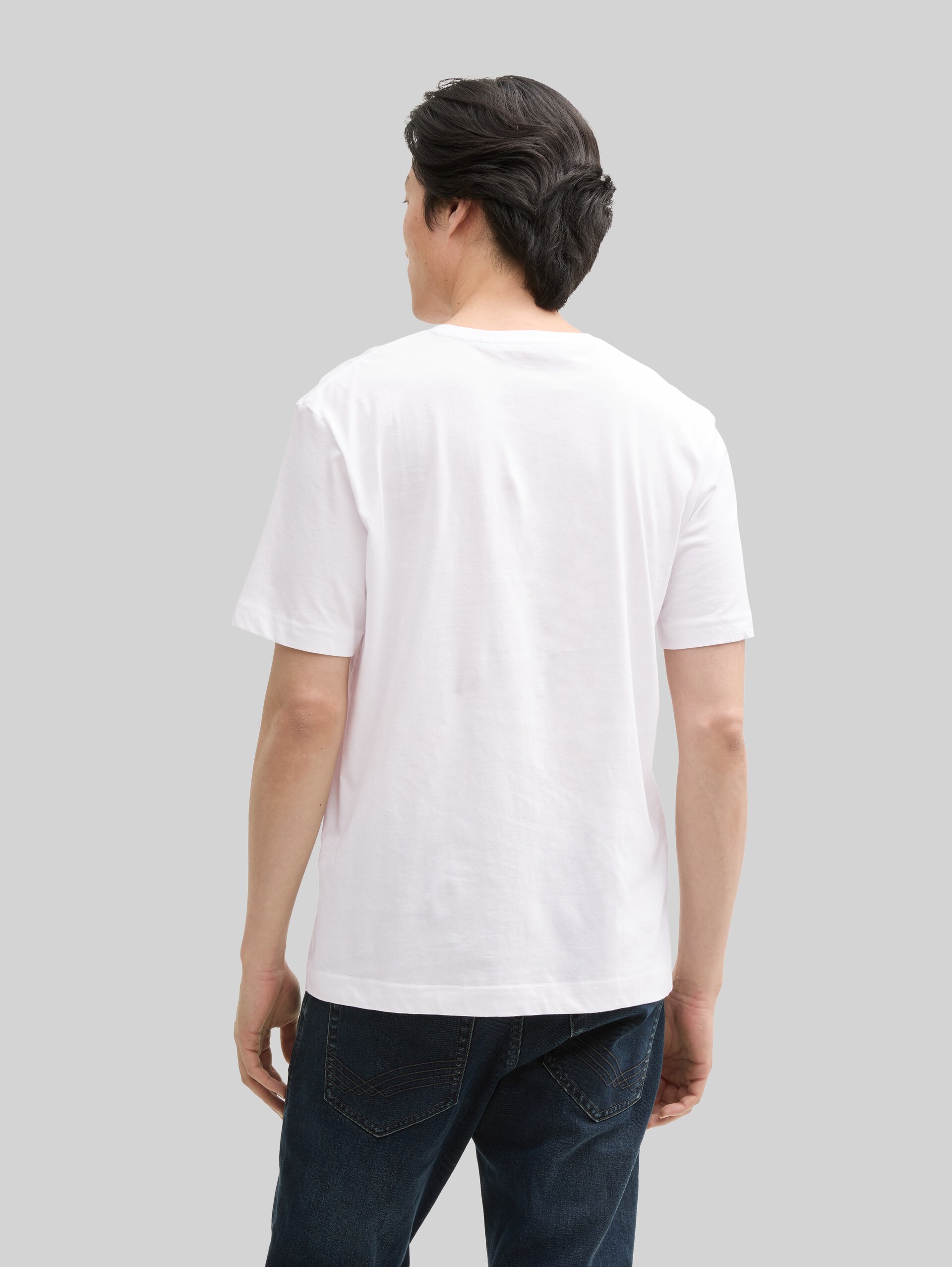 T-shirt basique avec logo brodé - White - Découpe Vue arrière du modèle
