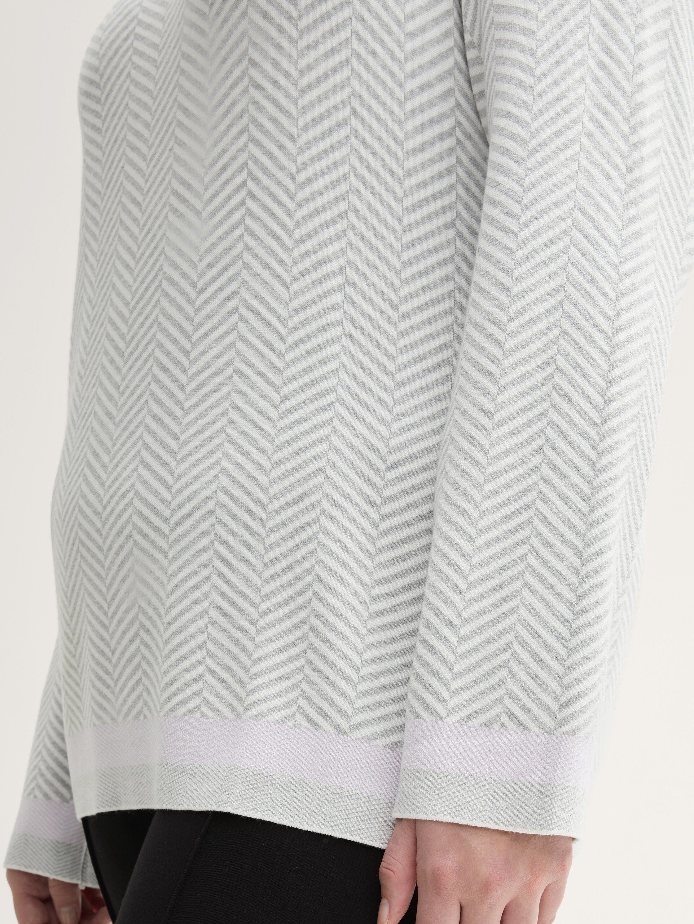 Plus Size - Pullover mit Fischgrätenmuster - grey_knit_heringbone - 