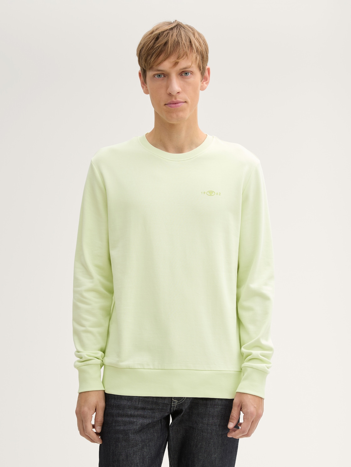 Sweatshirt mit Logo-Print - lime cream green - Ausschnitt Model-Vorderansicht