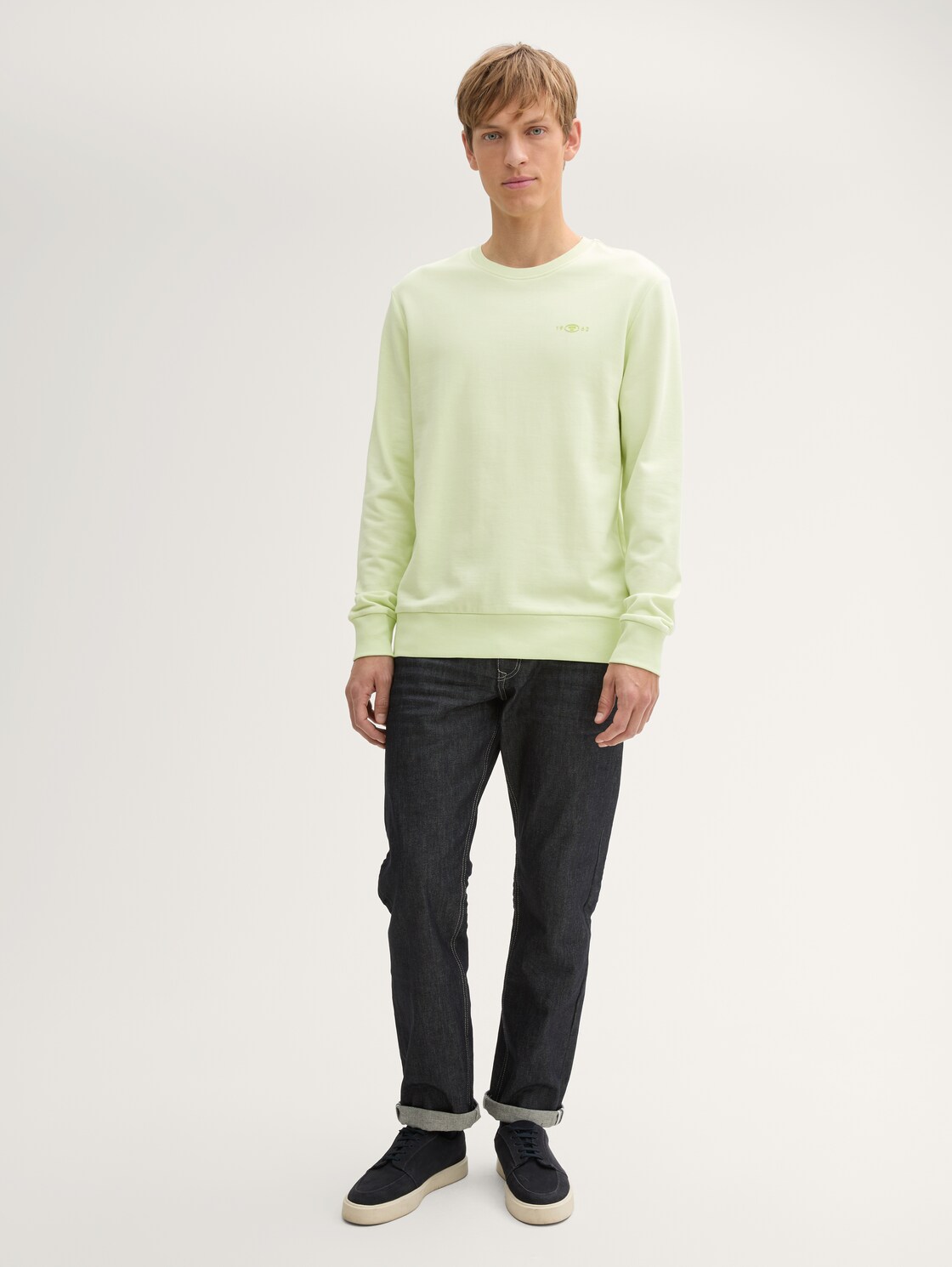 Sweatshirt mit Logo-Print - lime cream green - Model-Vorderansicht