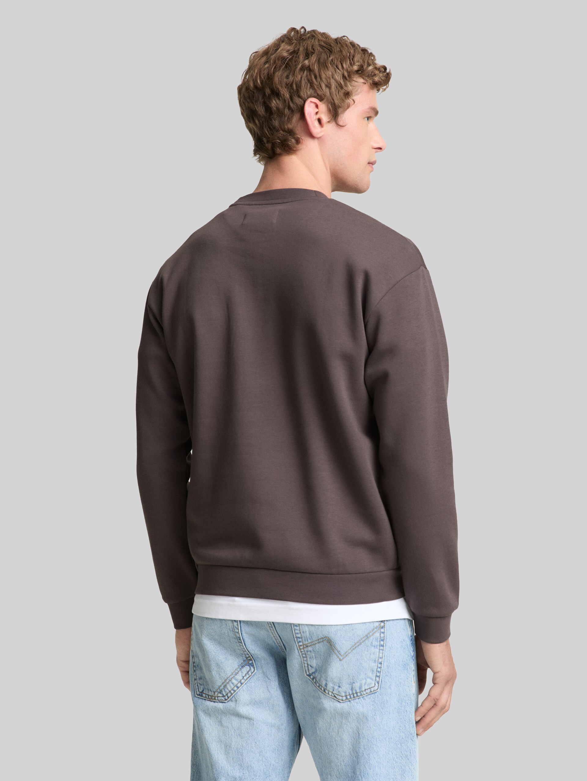 Sweat-shirt avec logo imprimé - Pavement Grey - Découpe Vue arrière du modèle