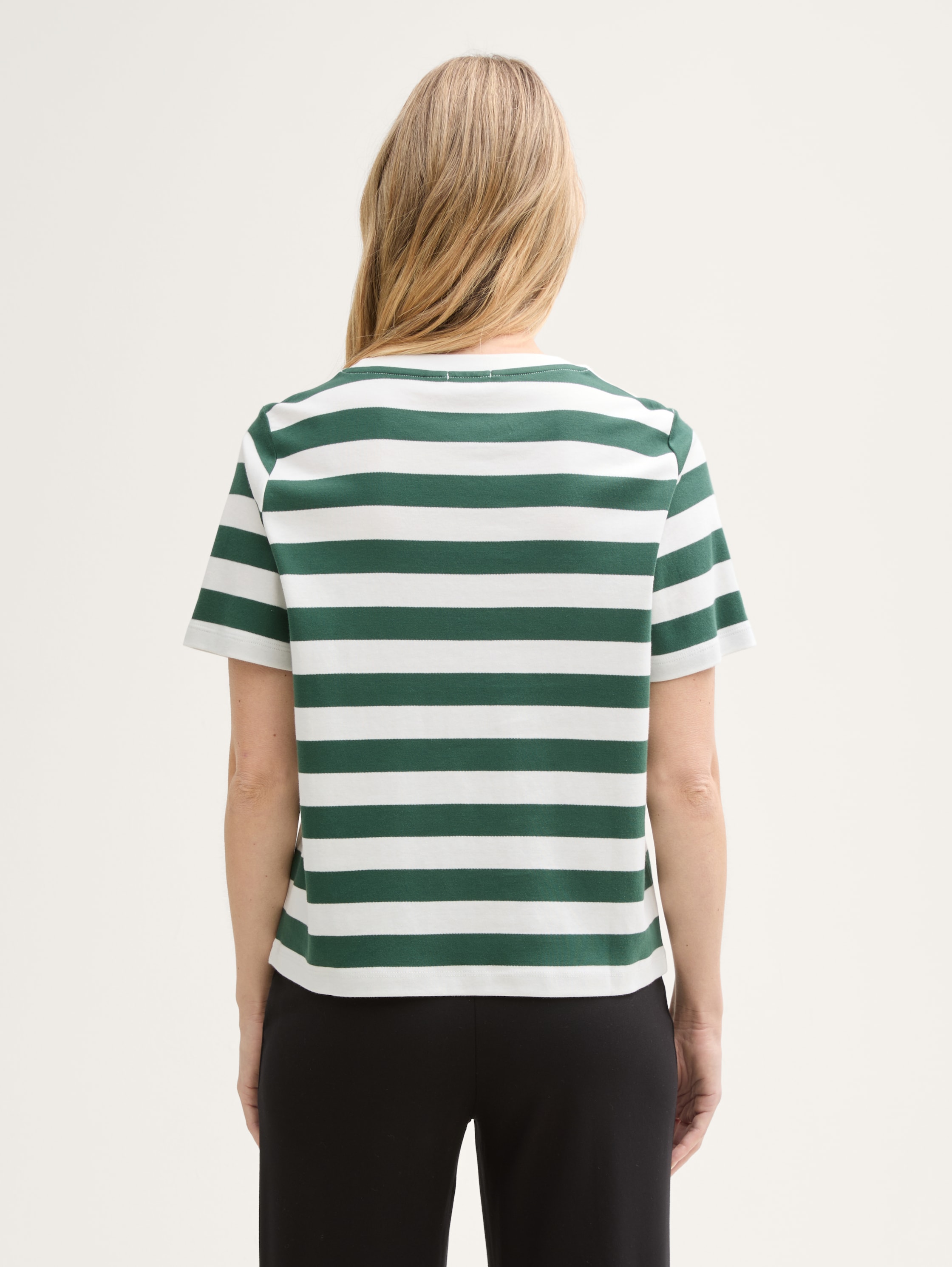Cotton T-shirt - green offwhite block stripe - Neckline model-back view