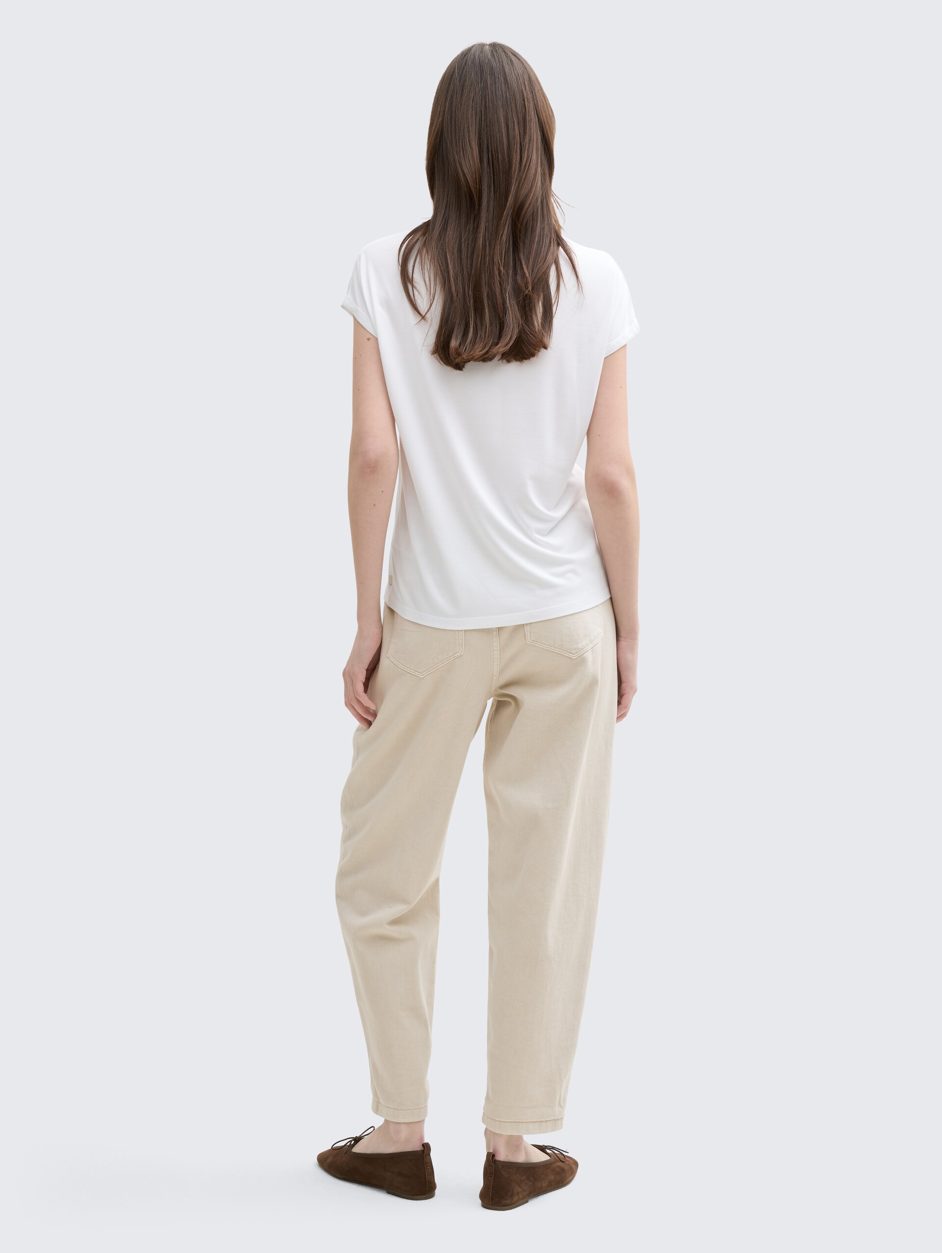 TTADEA BARREL Jeans - Beige Grey - Auschnitt Model-Rückansicht