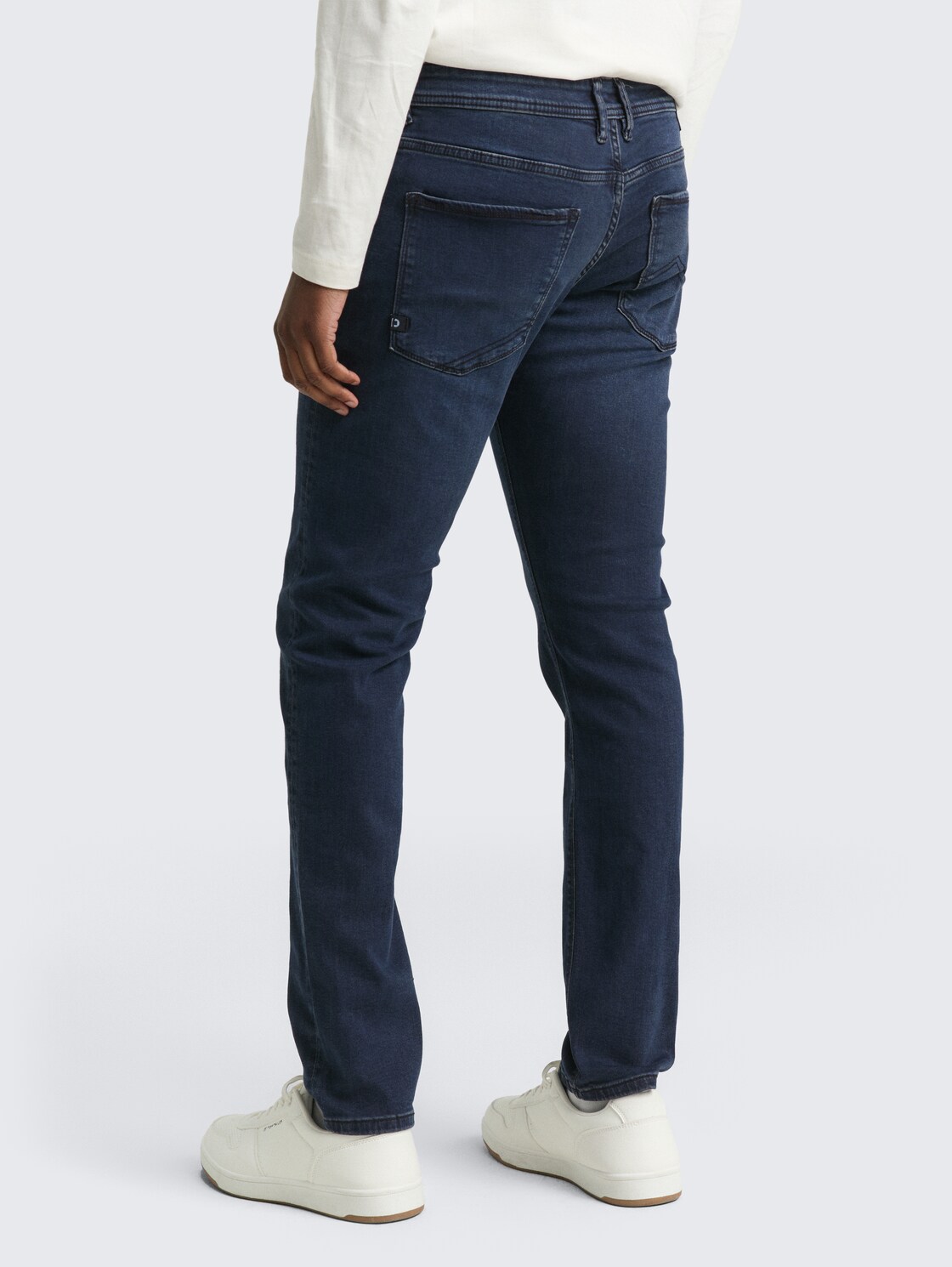TTPIERS SLIM Jeans - dark stone blue black denim - Auschnitt Model-Rückansicht
