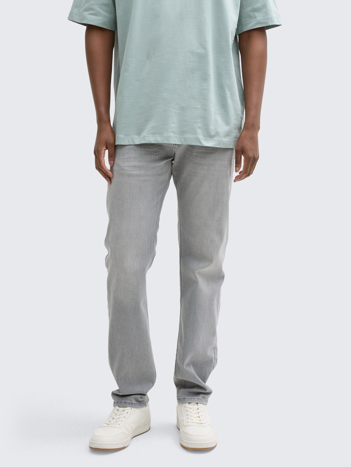 TTPIERS SLIM Jeans - stone grey denim - Ausschnitt Model-Vorderansicht