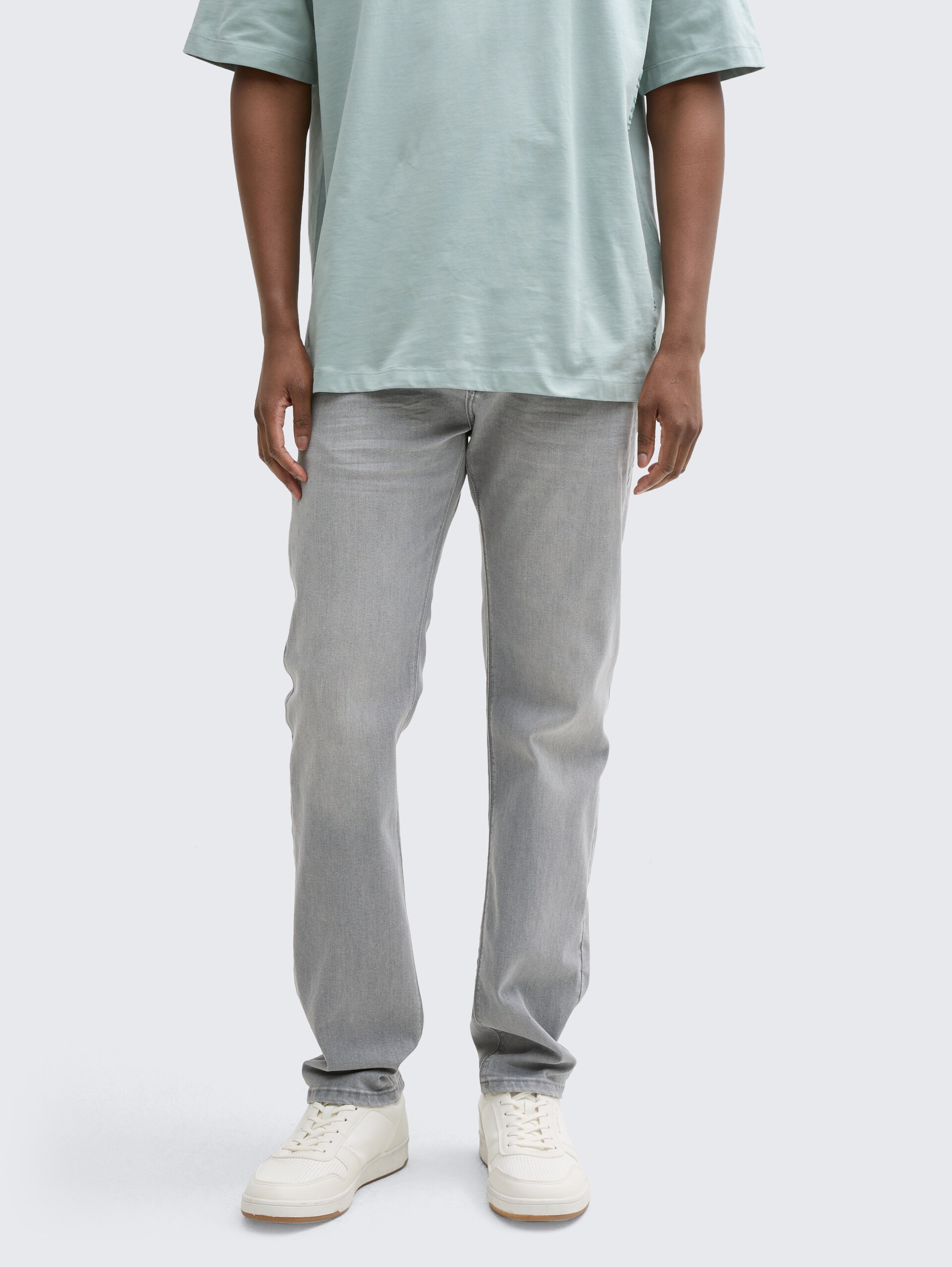 TTPIERS SLIM Jeans - stone grey denim - Ausschnitt Model-Vorderansicht