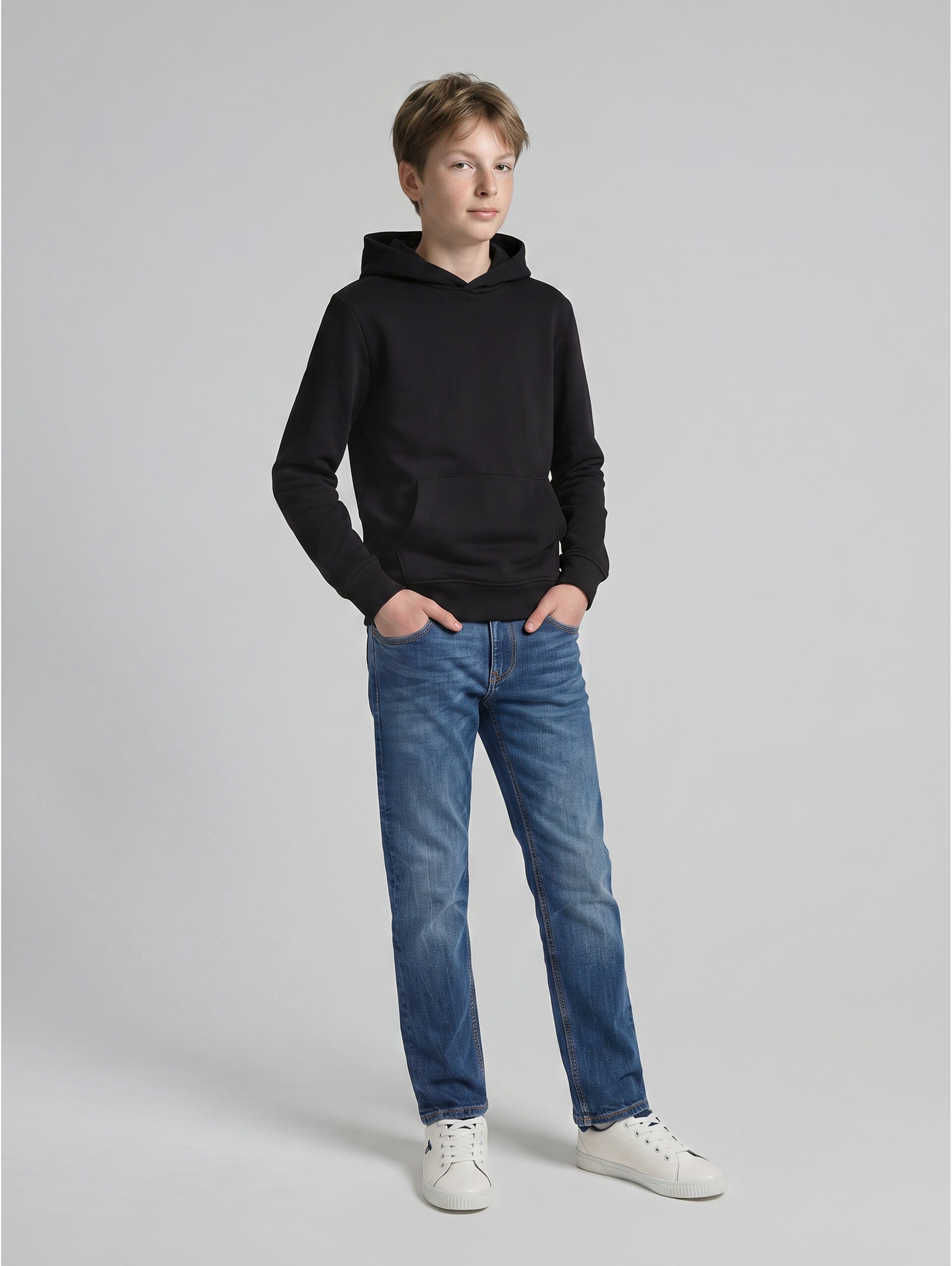 Hoodie met print op de rug - heavy black - Model vooraanzicht