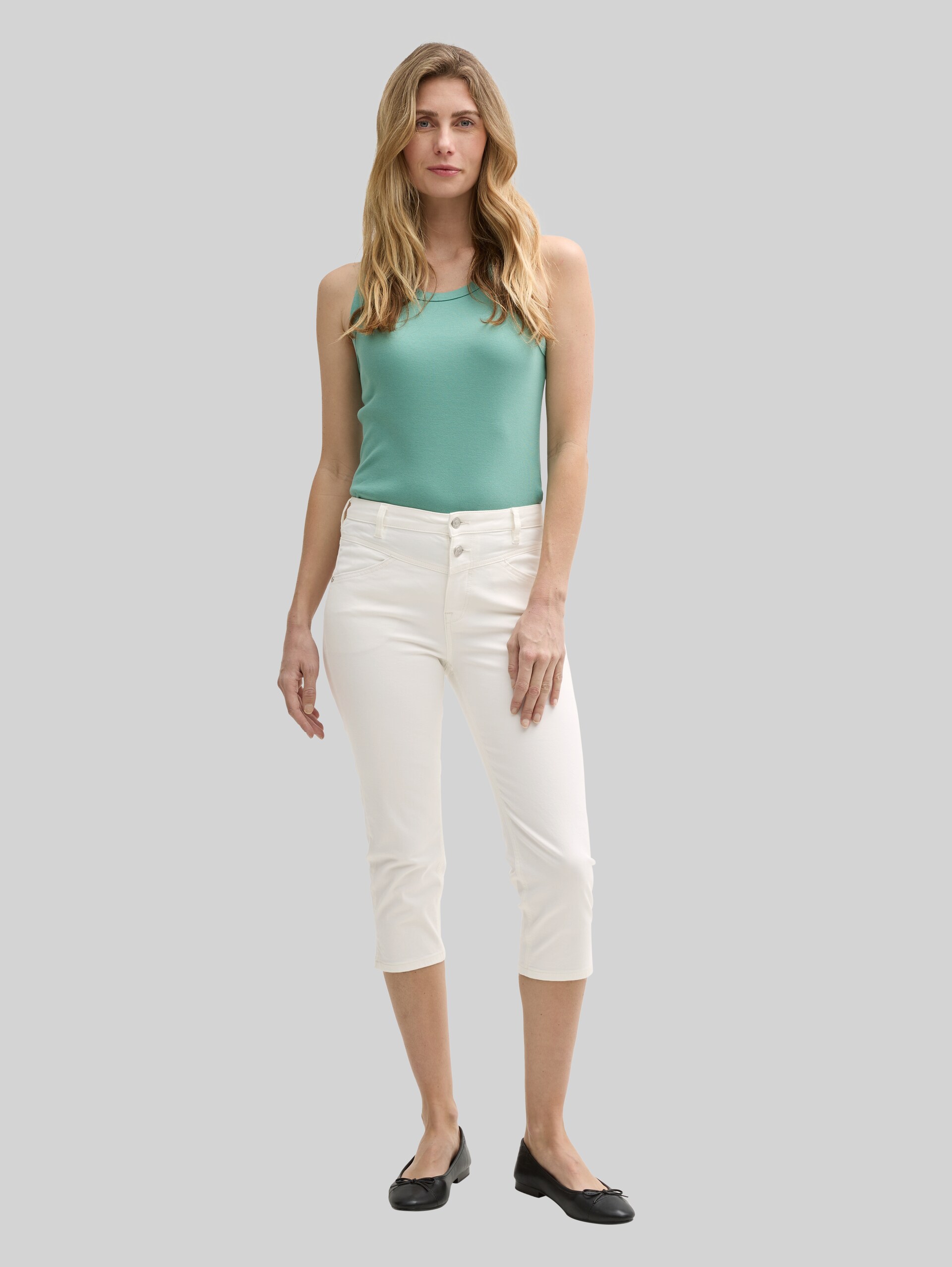 Jeans TTKATE Slim Capri - Whisper White - Vue de face du modèle