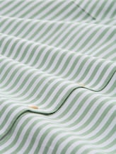 Plus Size - Loose Fit Bluse mit Streifenmuster - mid green white stripe - Material-Ansicht