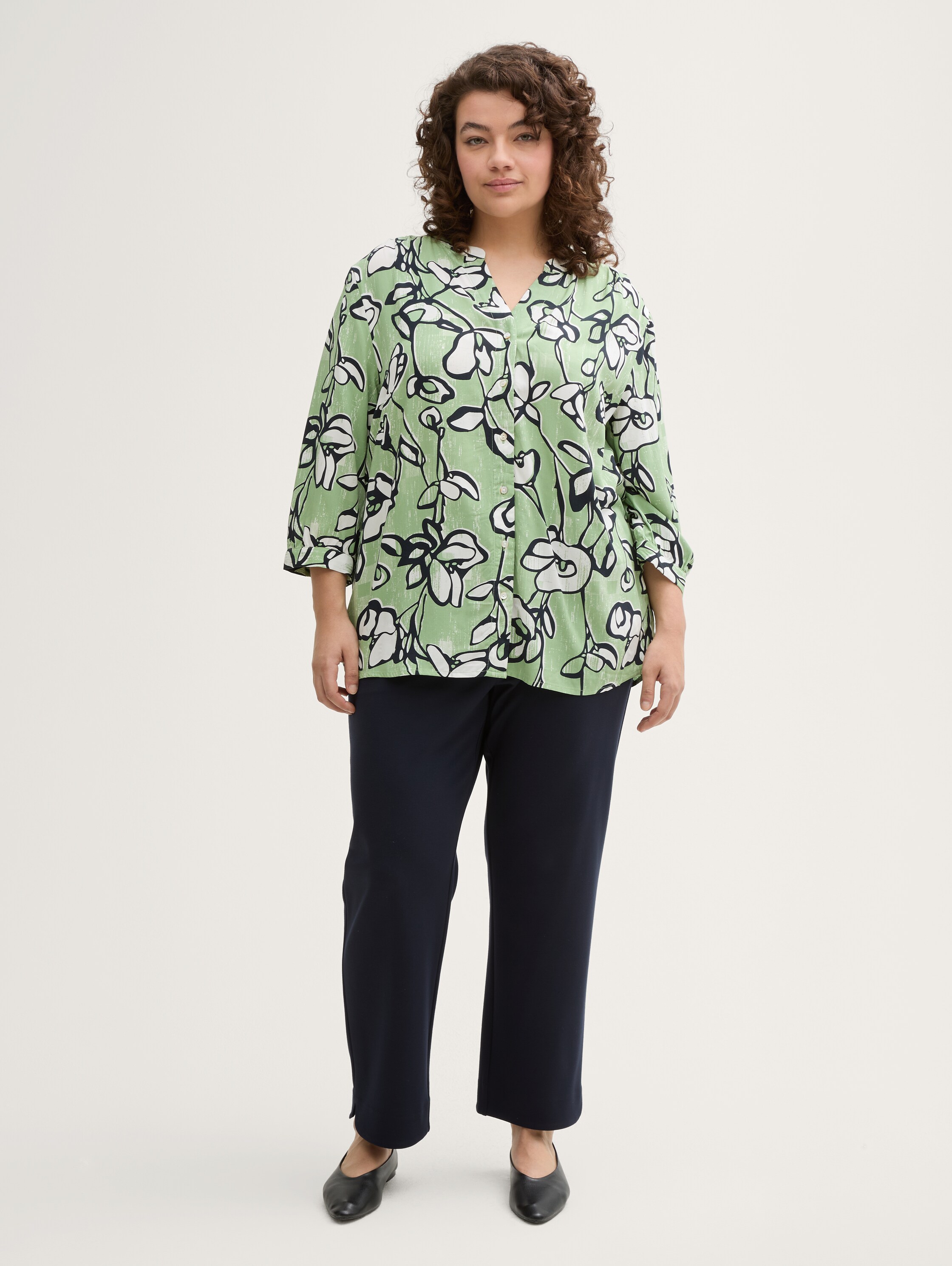 Plus Size - Bluse mit Muster - fresh_spring_floral_design - 