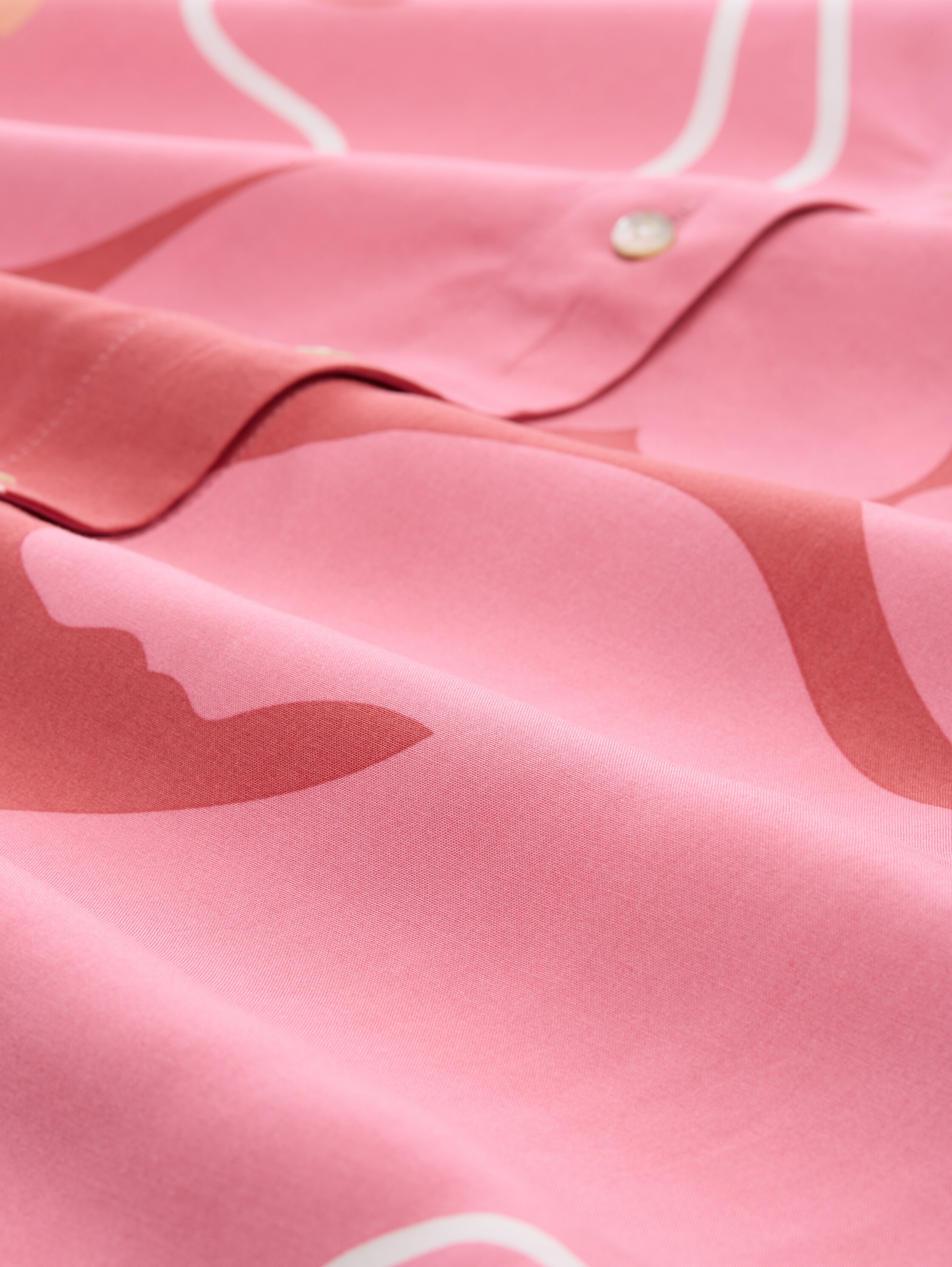 Plus Size - Bluse mit Muster - pink_big_floral_shapes_design - 