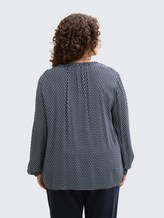 Plus Size - Bluse mit Muster - printed blue white minimal - Auschnitt Model-Rückansicht