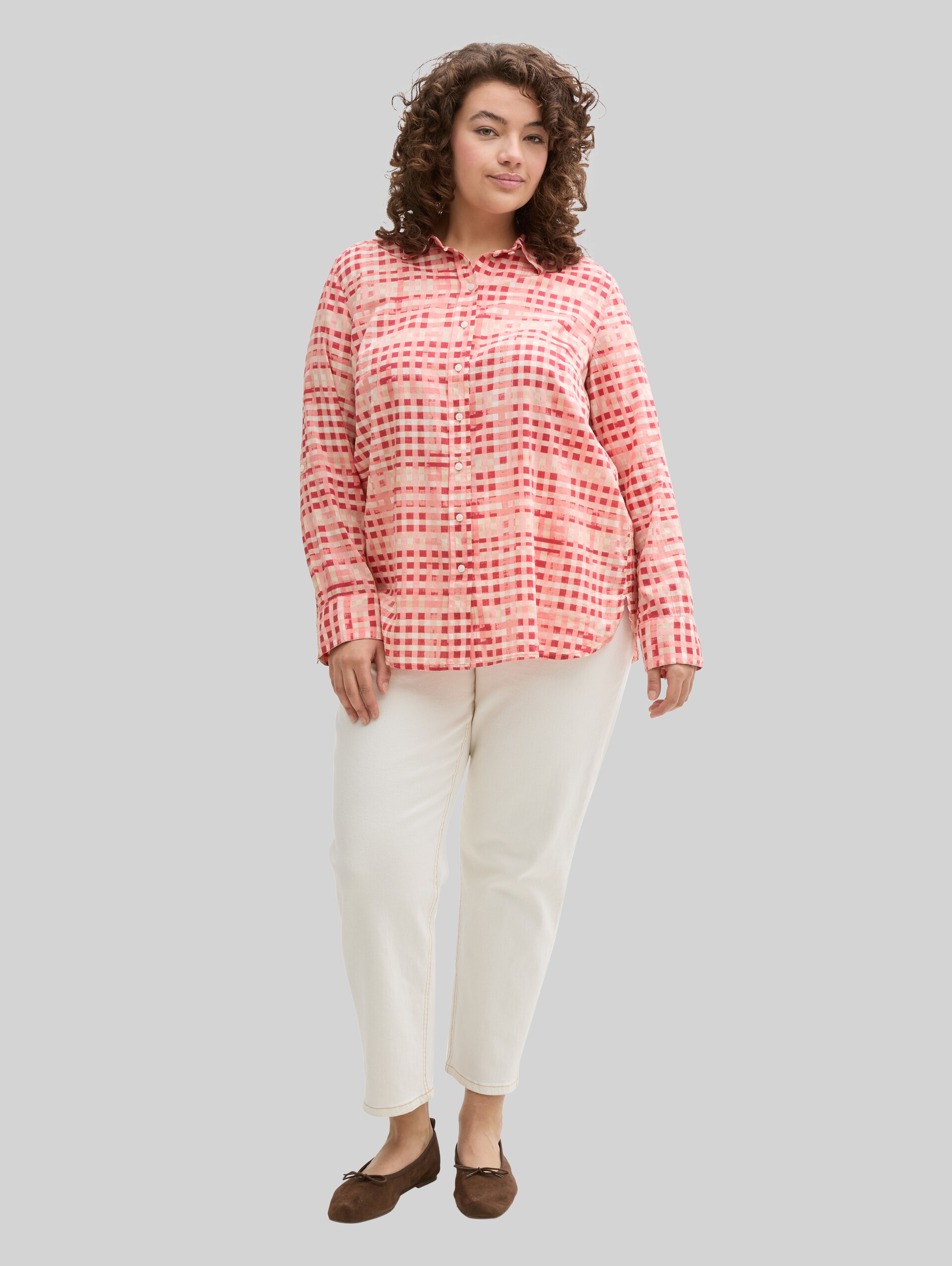 Plus Size - Patterned blouse - berry red check design - Model front view