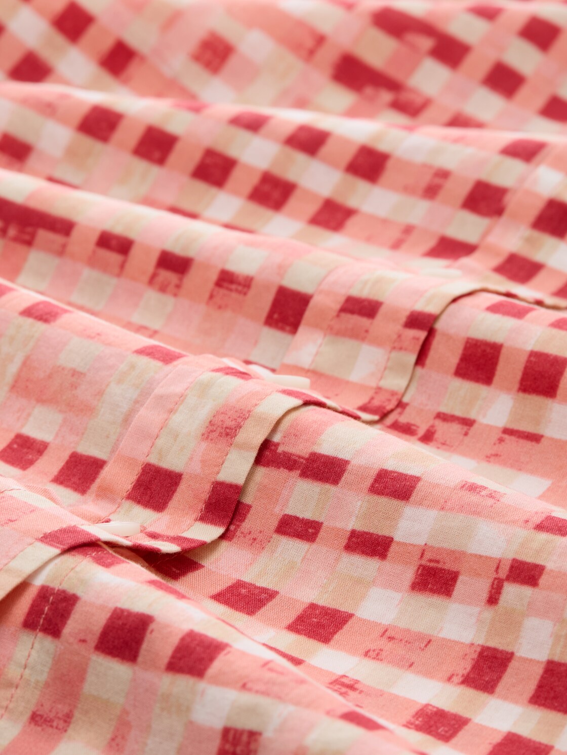 Plus Size - Bluse mit Muster - berry red check design - Material-Ansicht